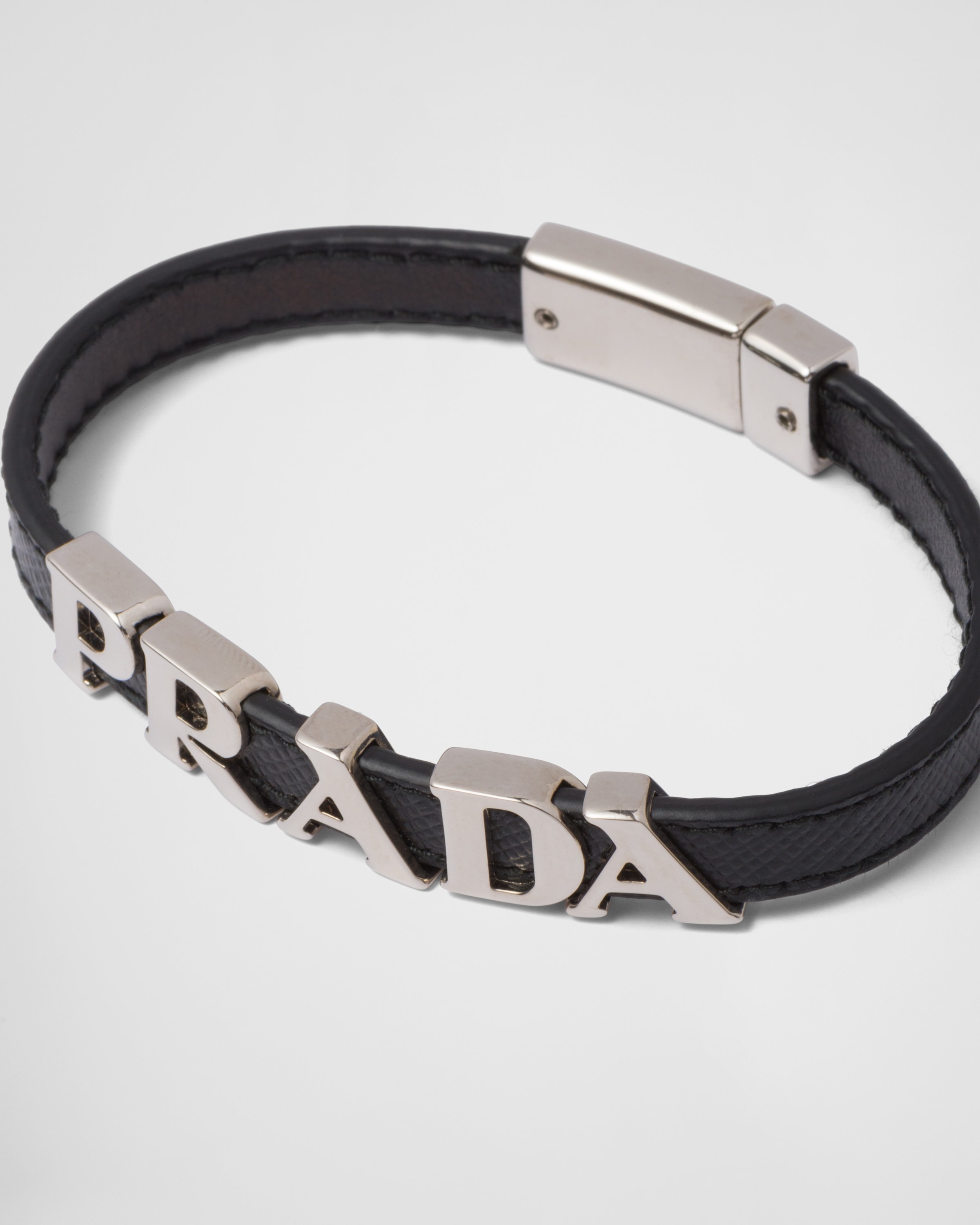 ブレスレット PRADA SAFFIANO LEATHER BRACELET WITH LOGO CHARM Prada Saffiano Leather Bracelet | Saks Fifth Avenue