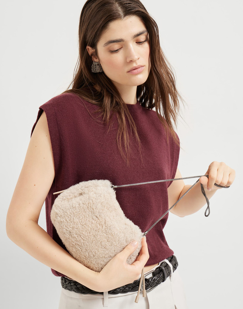 Mellow mini bucket bag in fuzzy shearling with precious chain 4