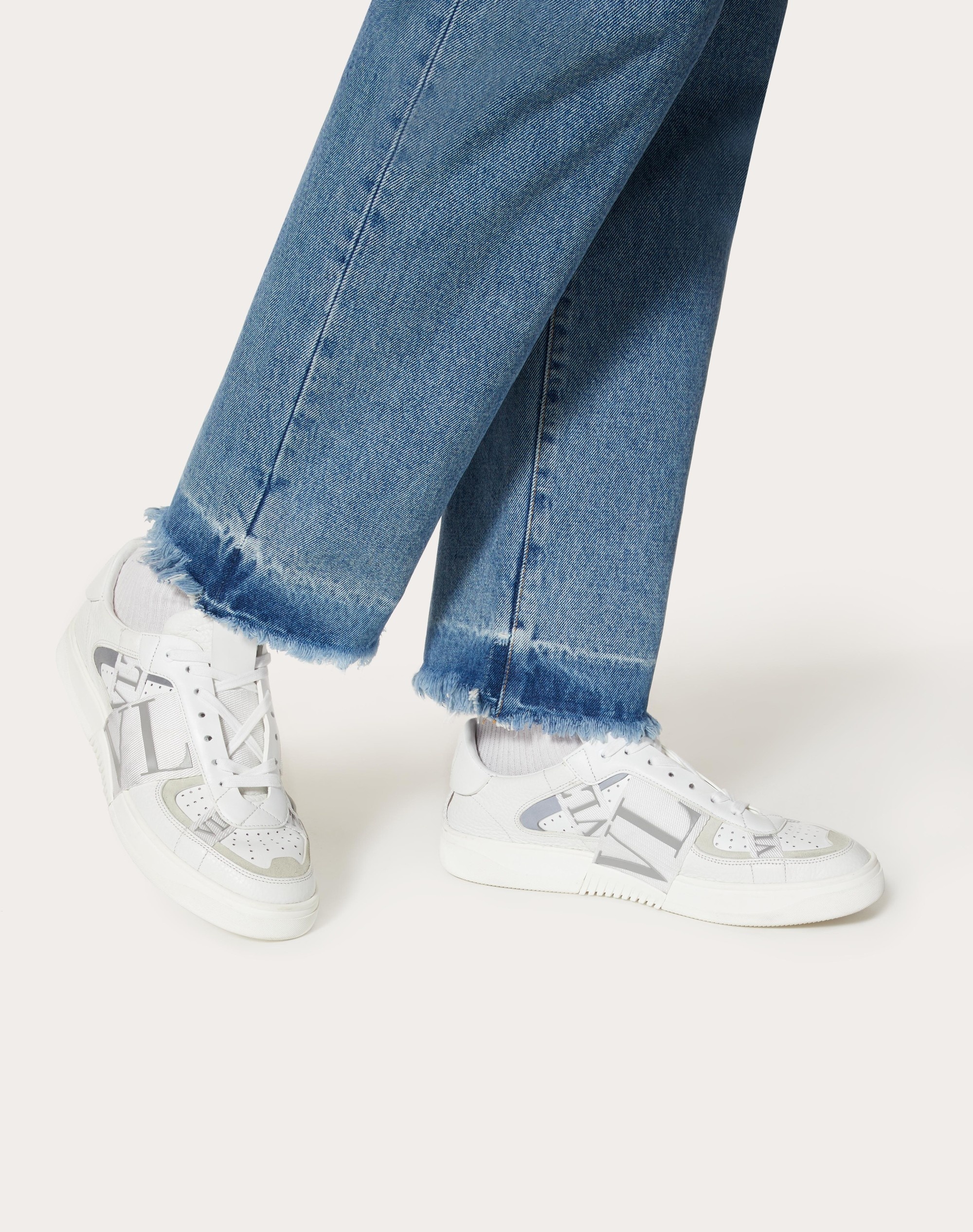LOW-TOP CALFSKIN VL7N SNEAKER WITH BANDS - 6