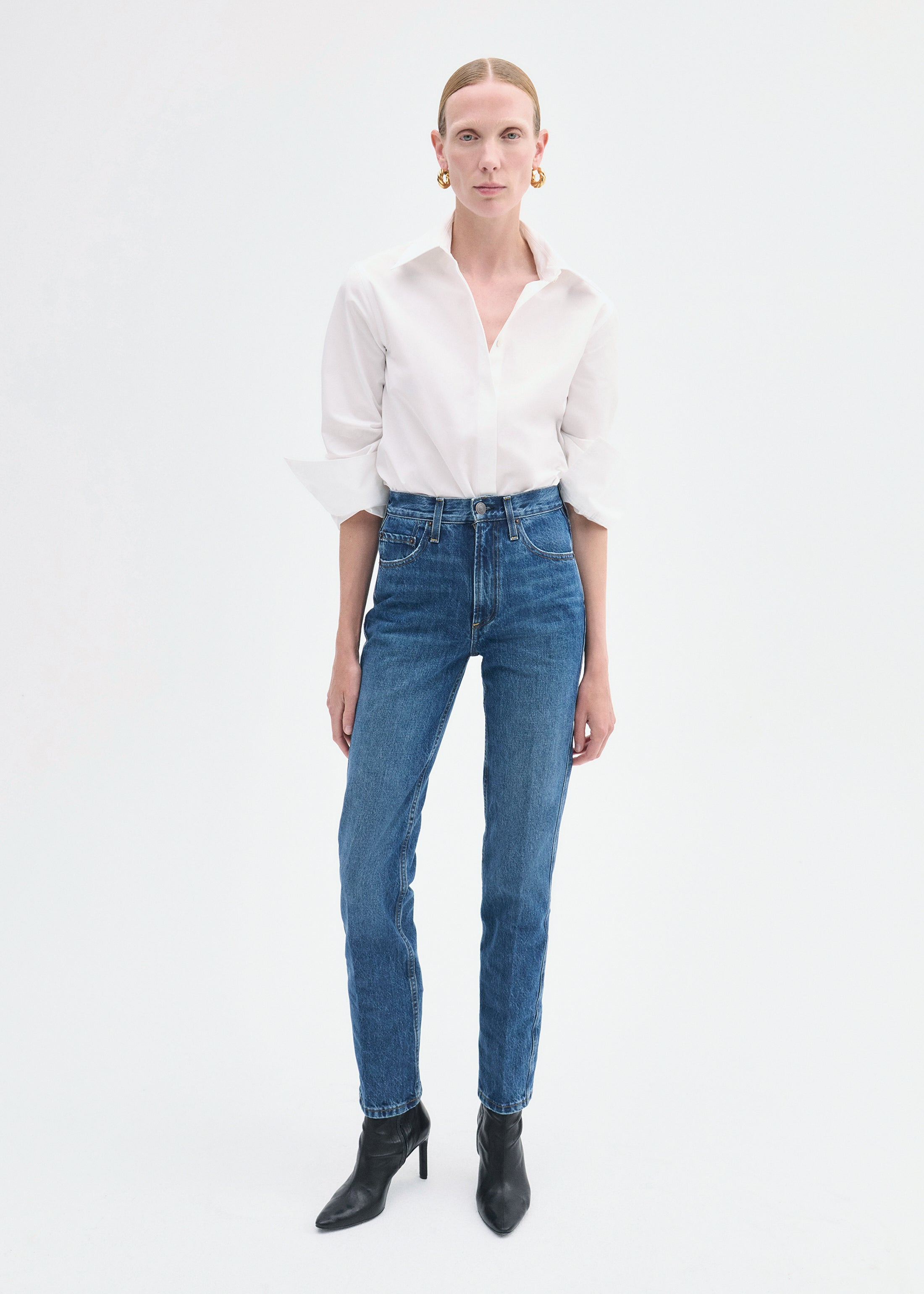 High Rise Jean in Denim - 2