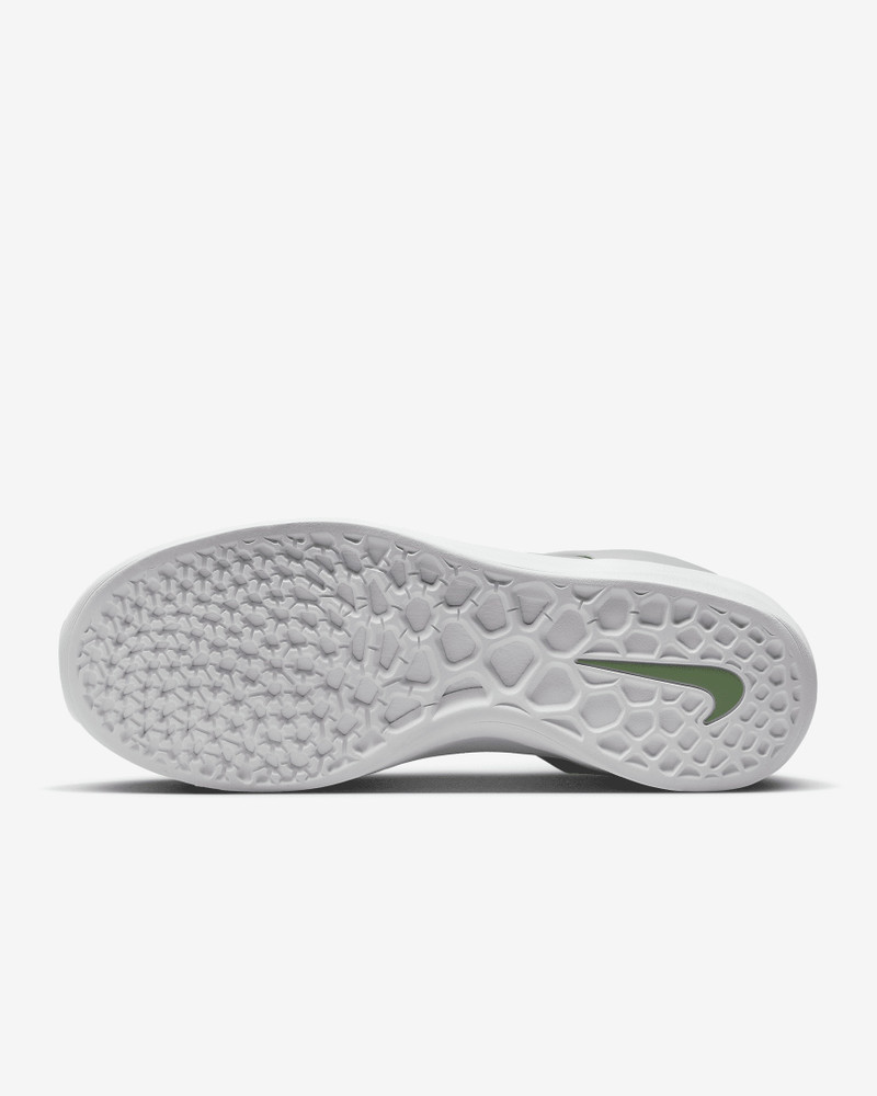 Nike Men's Nike SB Nyjah 3 Skate Shoes outlook