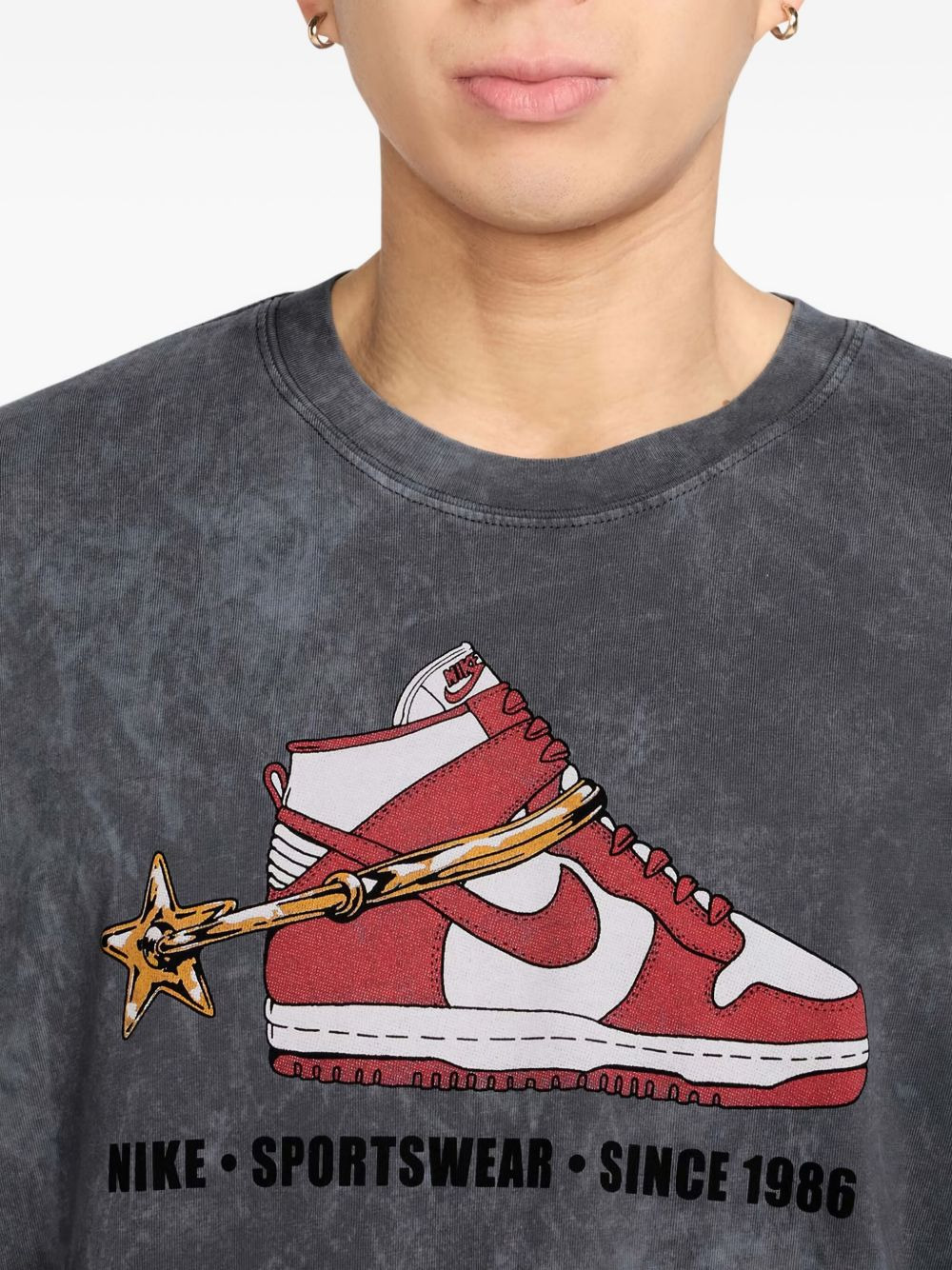 acid-wash sneaker-print T-shirt - 4