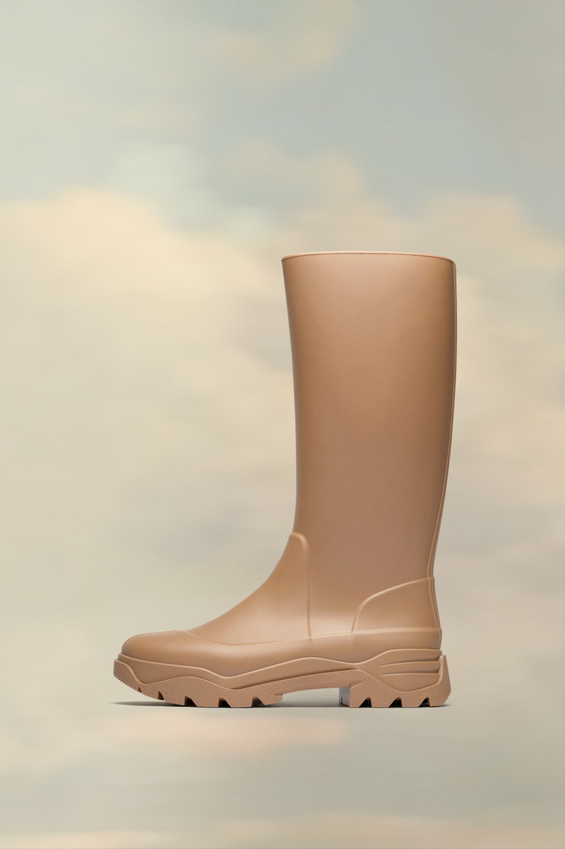 Maison Margiela Tabi rubber boots outlook