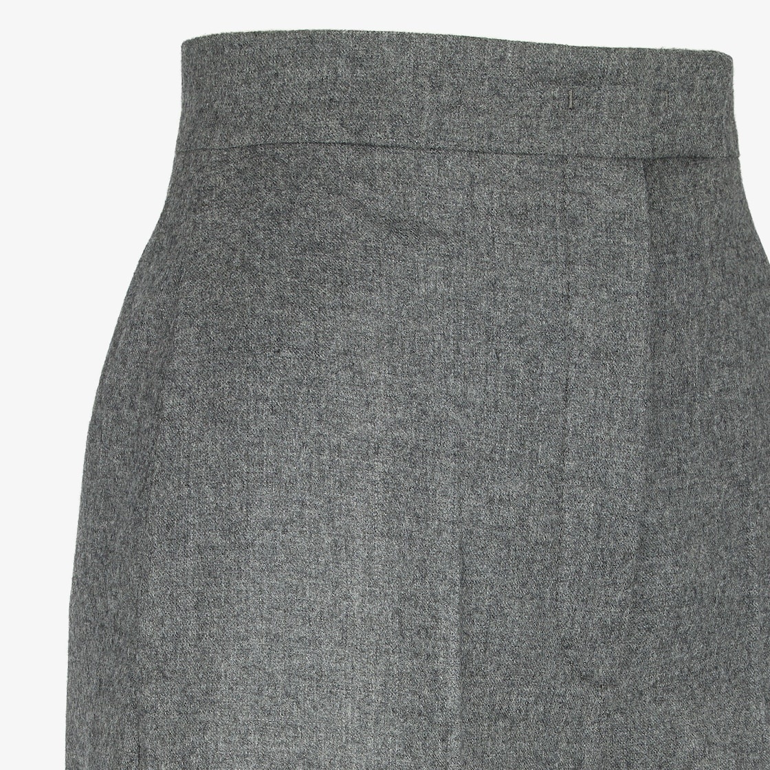 パンツ FENDI Woman Pants Grey FR6375AM3N F0TDR Women's Designer Pants & Shorts | FENDI US