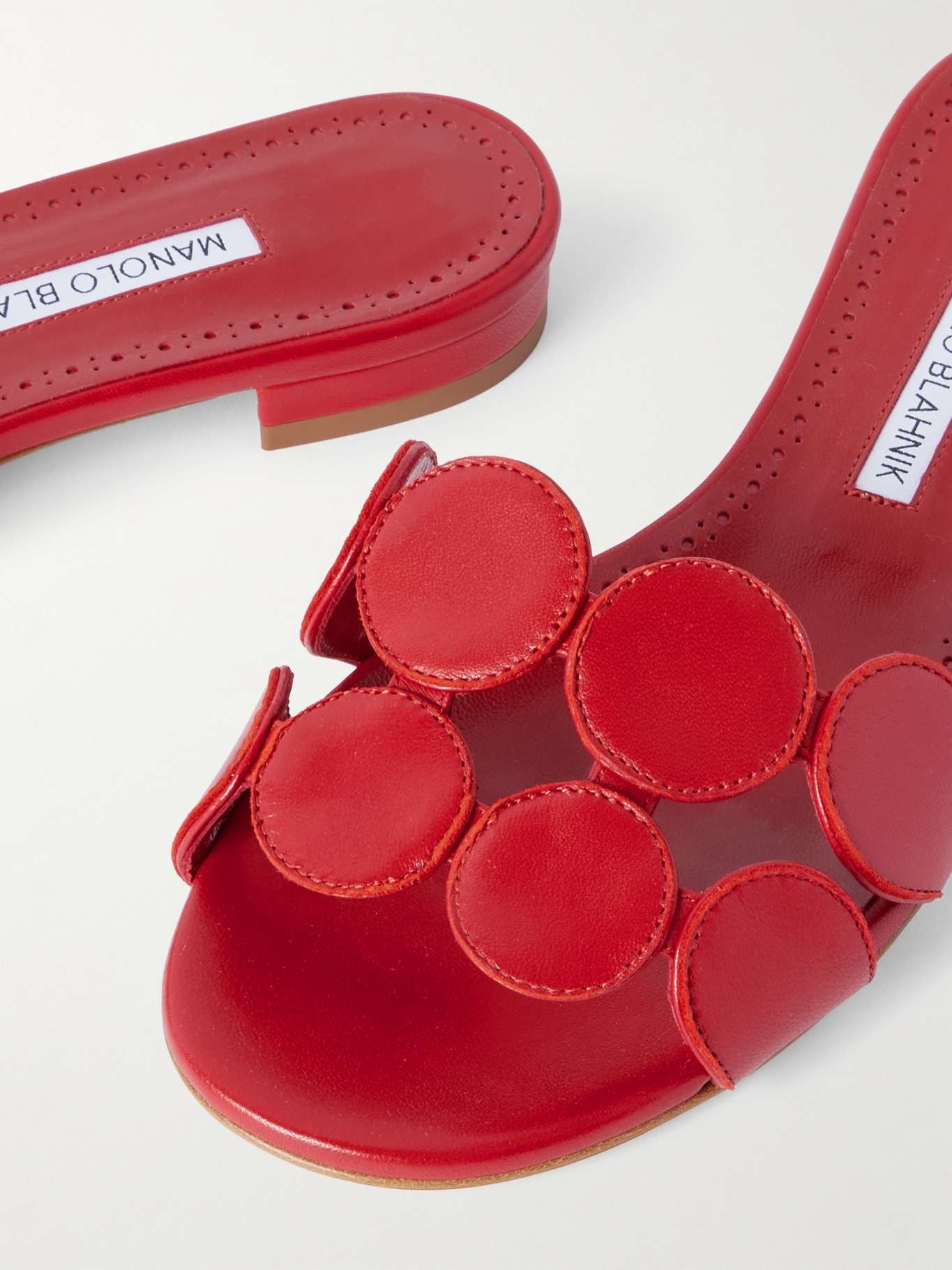 【Manolo Blahnik】ハリバルム 10 カットアウトレザースライド MANOLO BLAHNIK Haribalmu 10 cutout leather slides | NET-A-PORTER