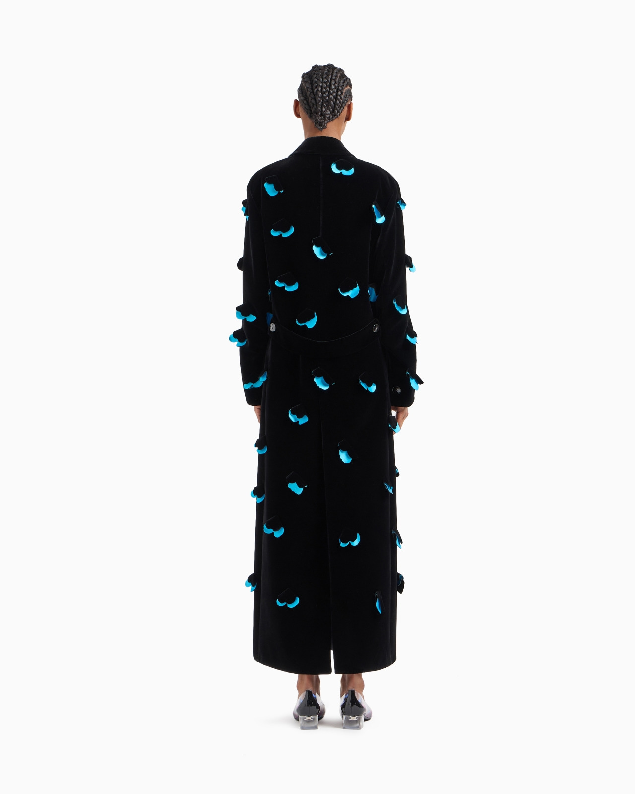 LONG, VELVET SINGLE-BREASTED COAT WITH APPLIED FLOWERS - 3