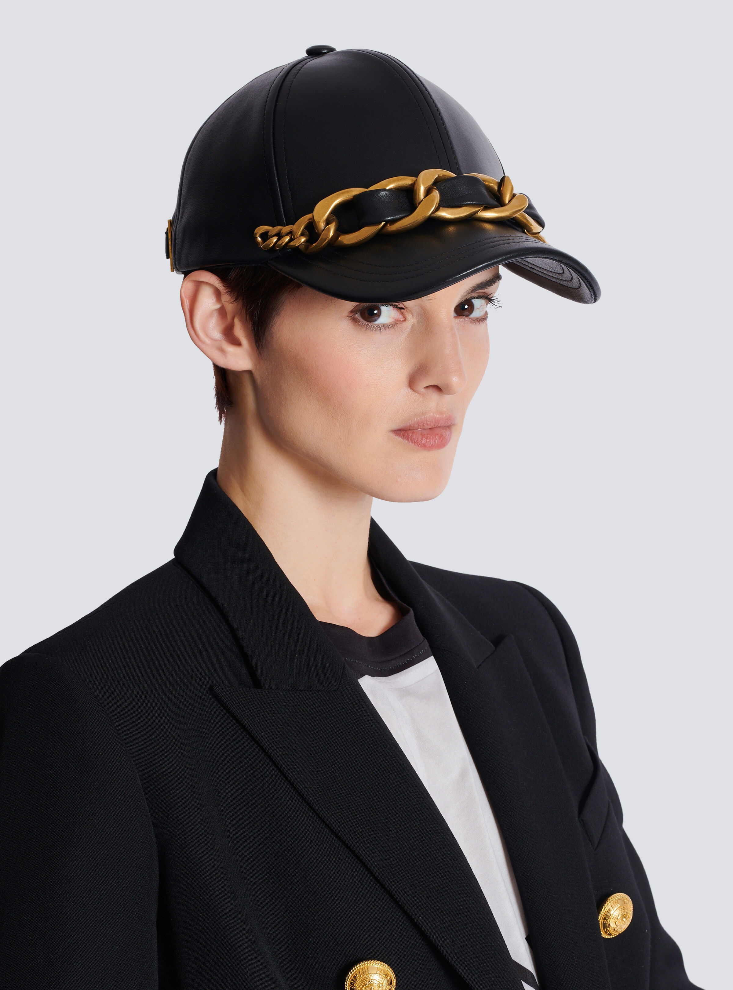Lambskin cap with chain - 6