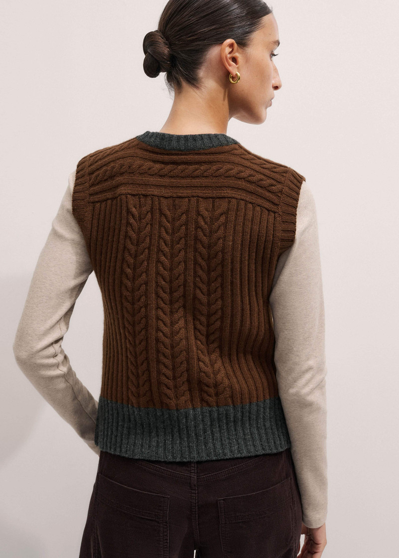 Cable Vest + Snood 5