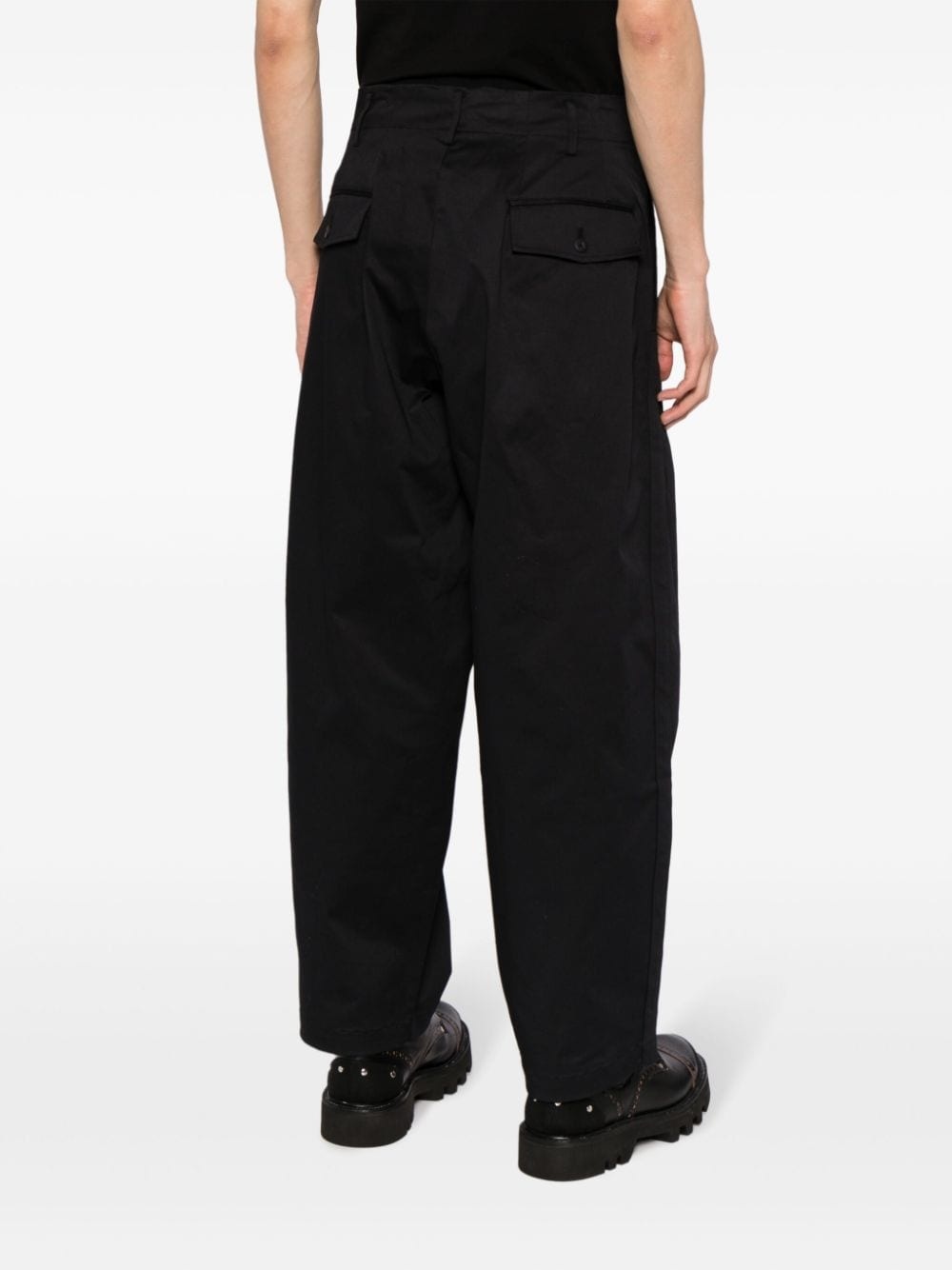 x New Era pleat-detail trousers - 4