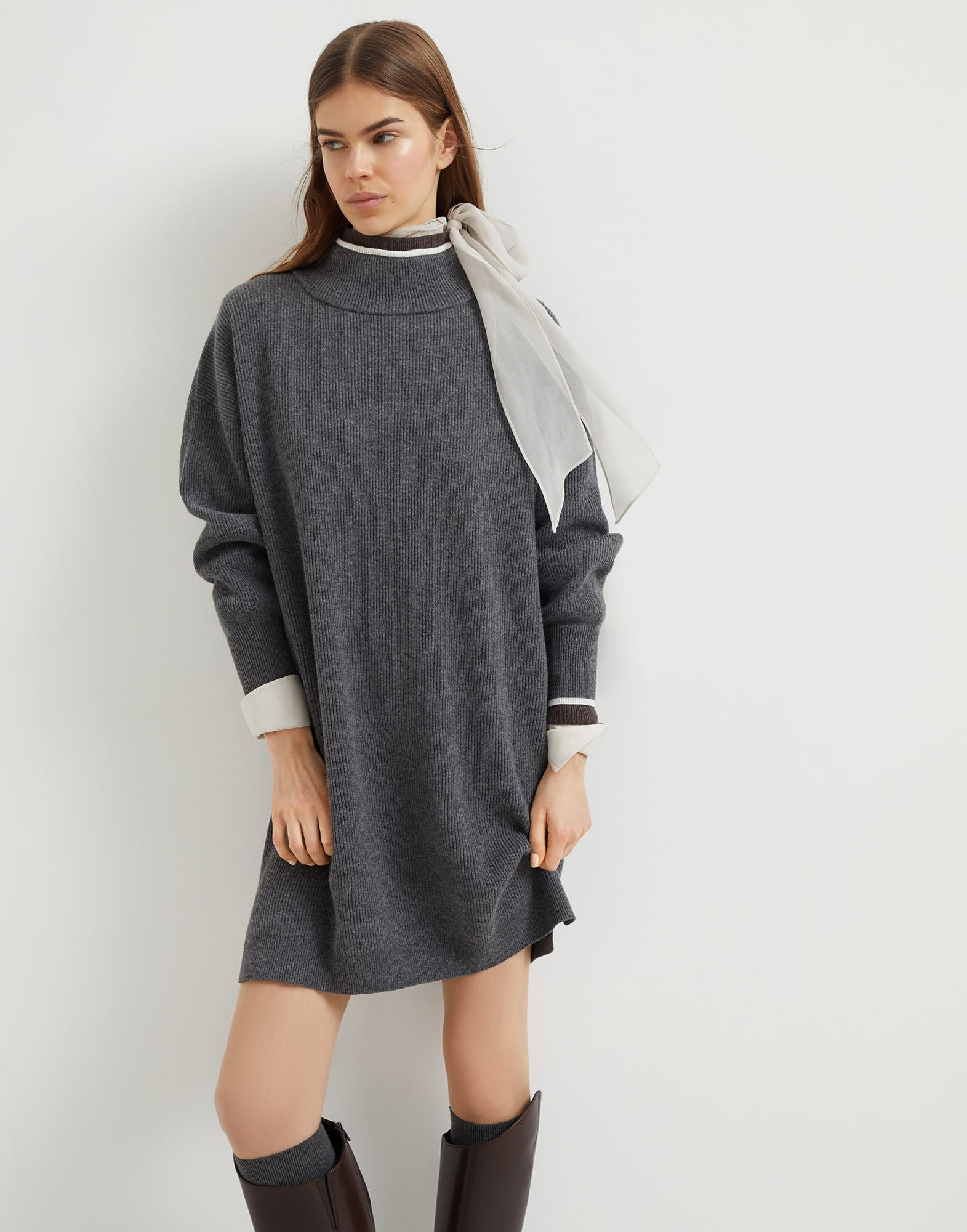 Virgin wool, cashmere and silk English rib dress with shiny contrast trims - 4
