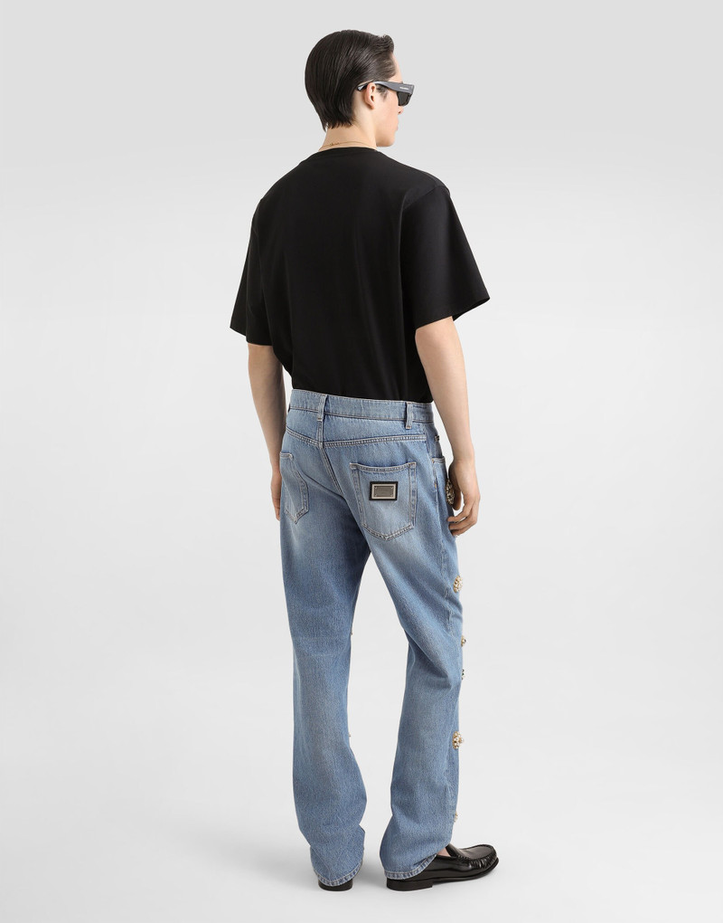 Cotton V-neck T-shirt with patch 3