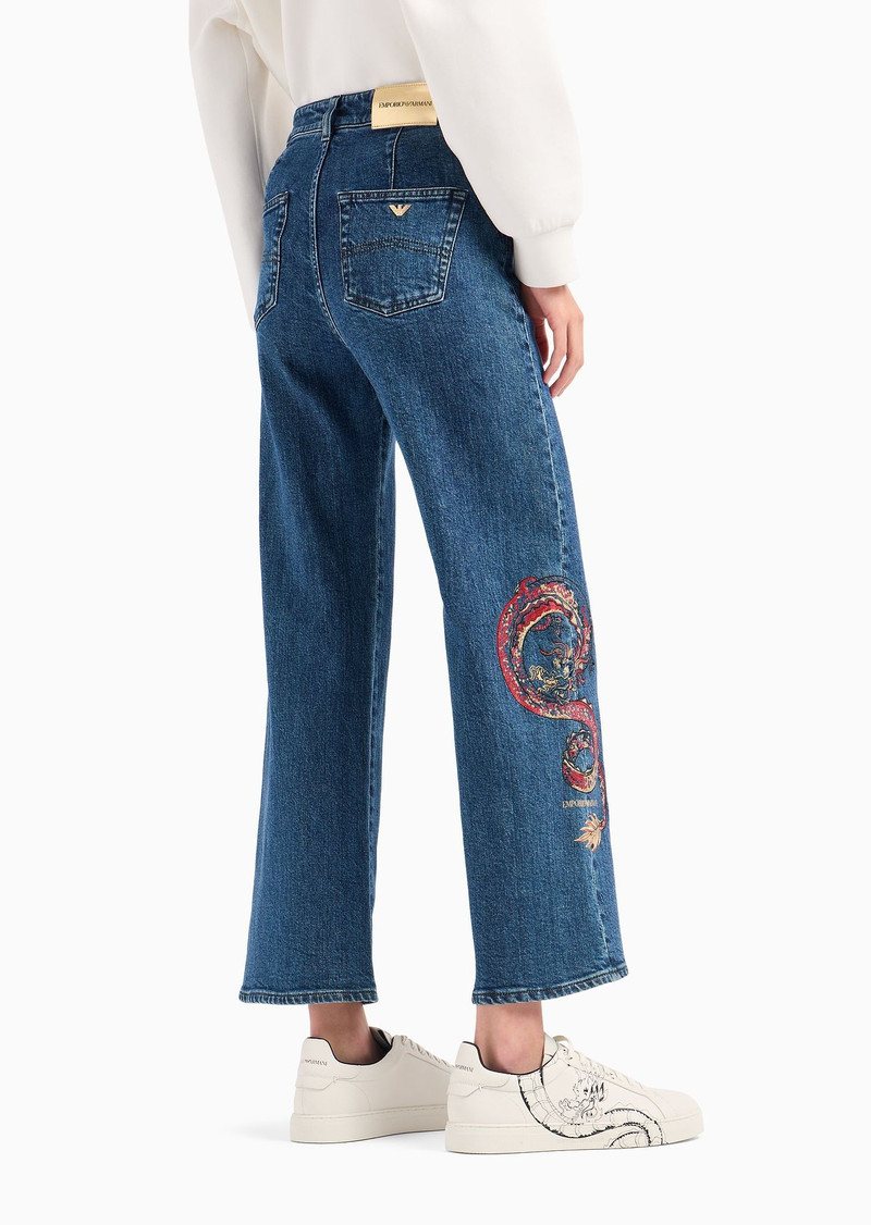 High-waisted cropped jeans in comfort denim with embroidery 3