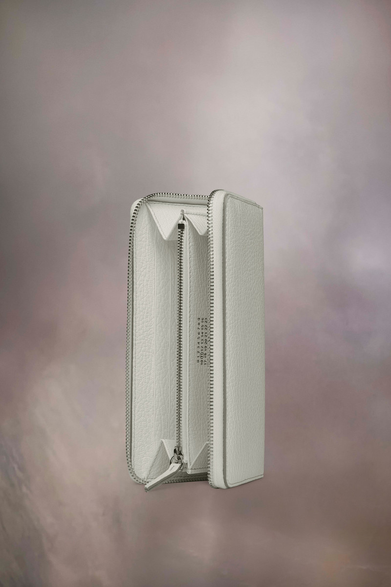 Maison Margiela Four stitches zip-around wallet outlook