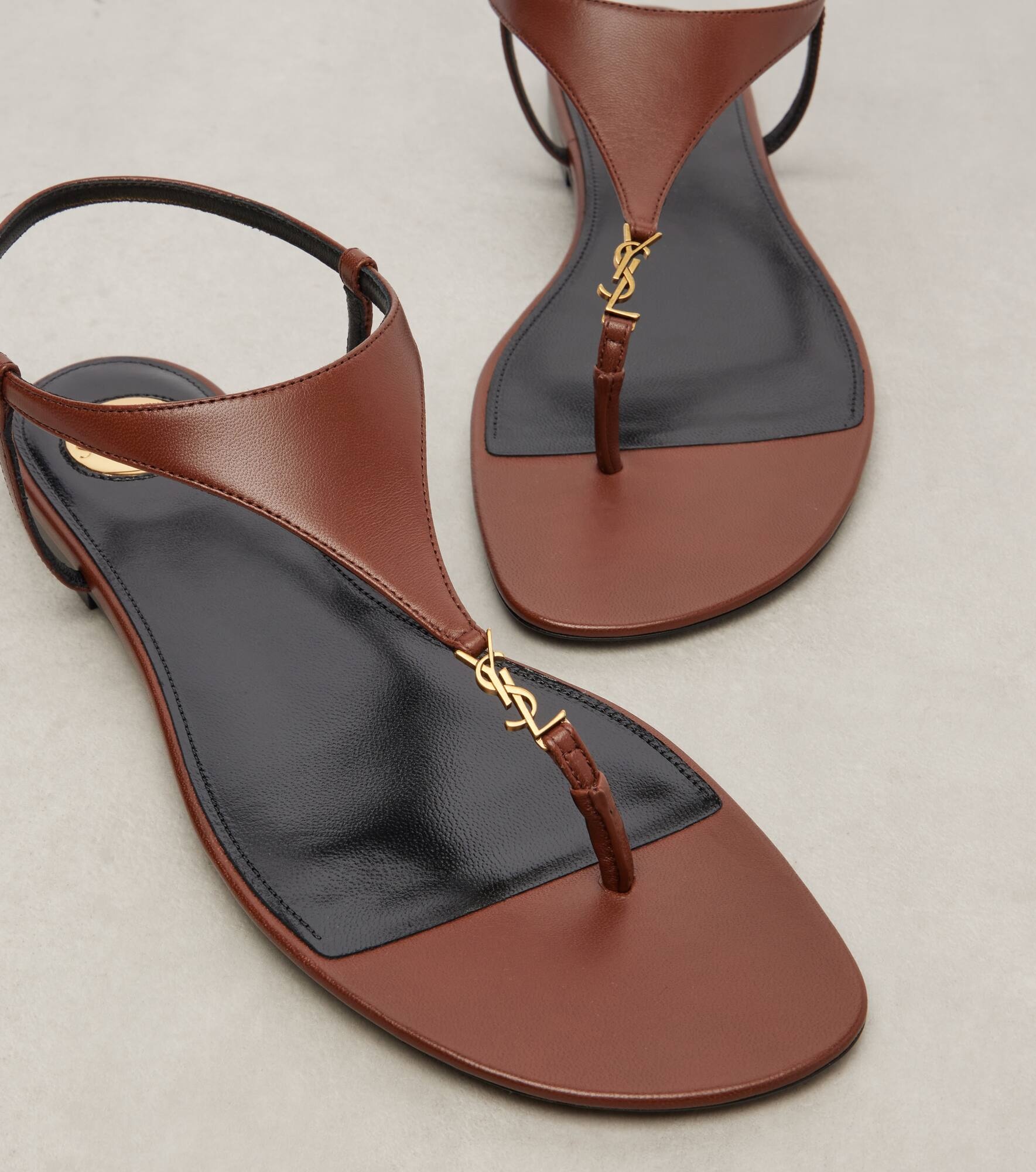 Cassandra leather thong sandals - 5
