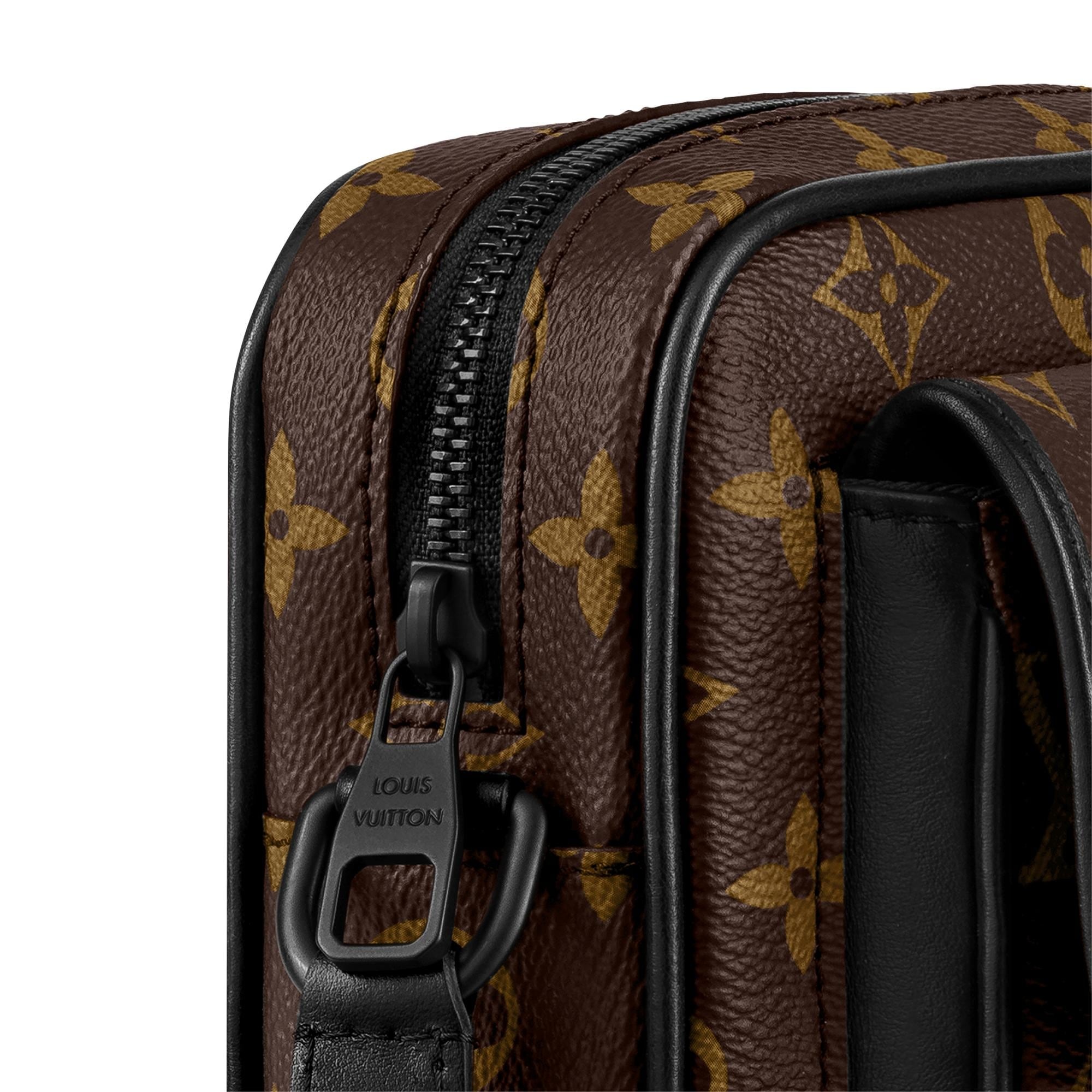 Christopher Wearable Wallet 3