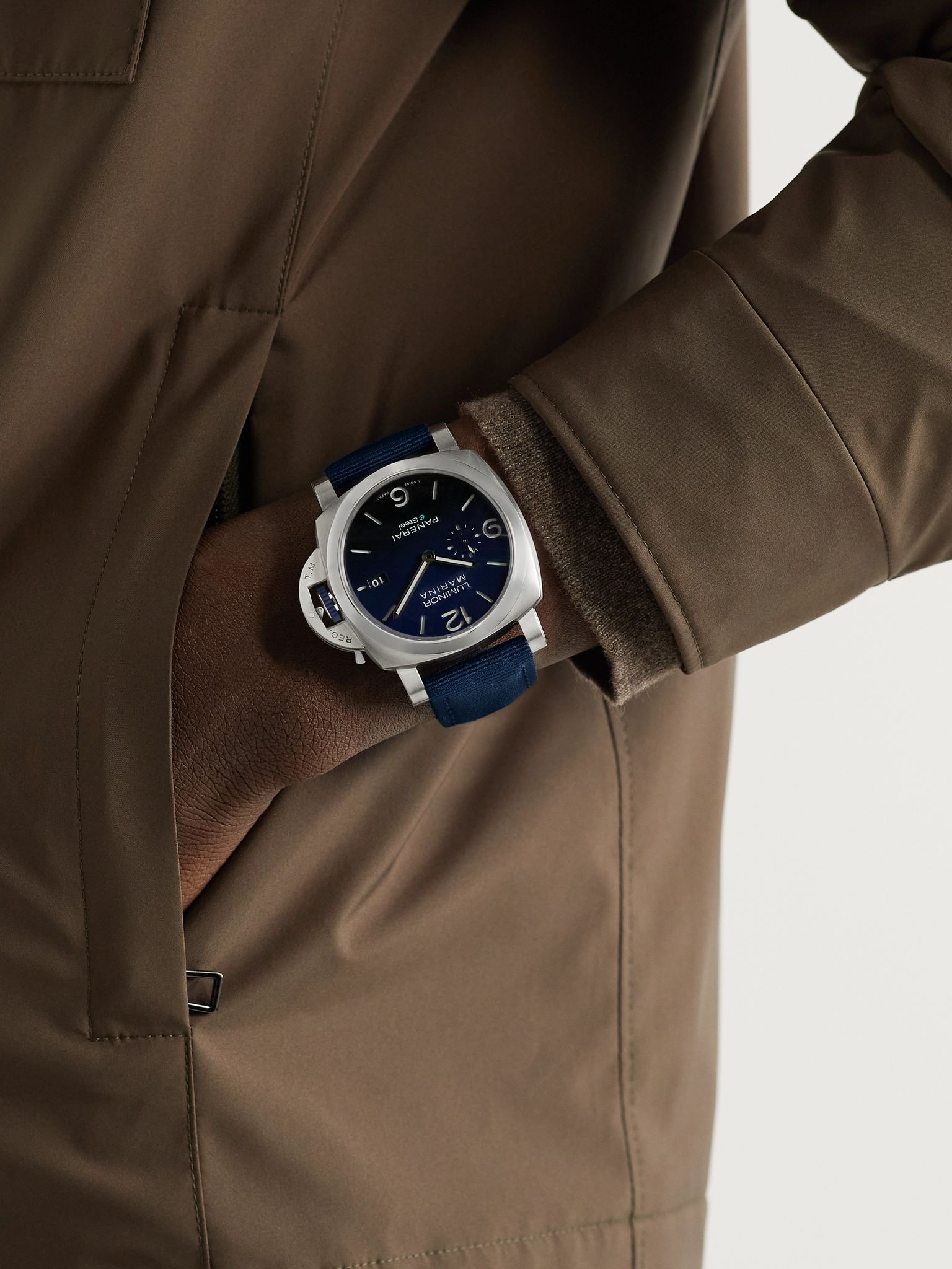 Luminor Marina Automatic 44mm eSteel and Recycled PET Watch, Ref. No. PAM01157 Blue - 2