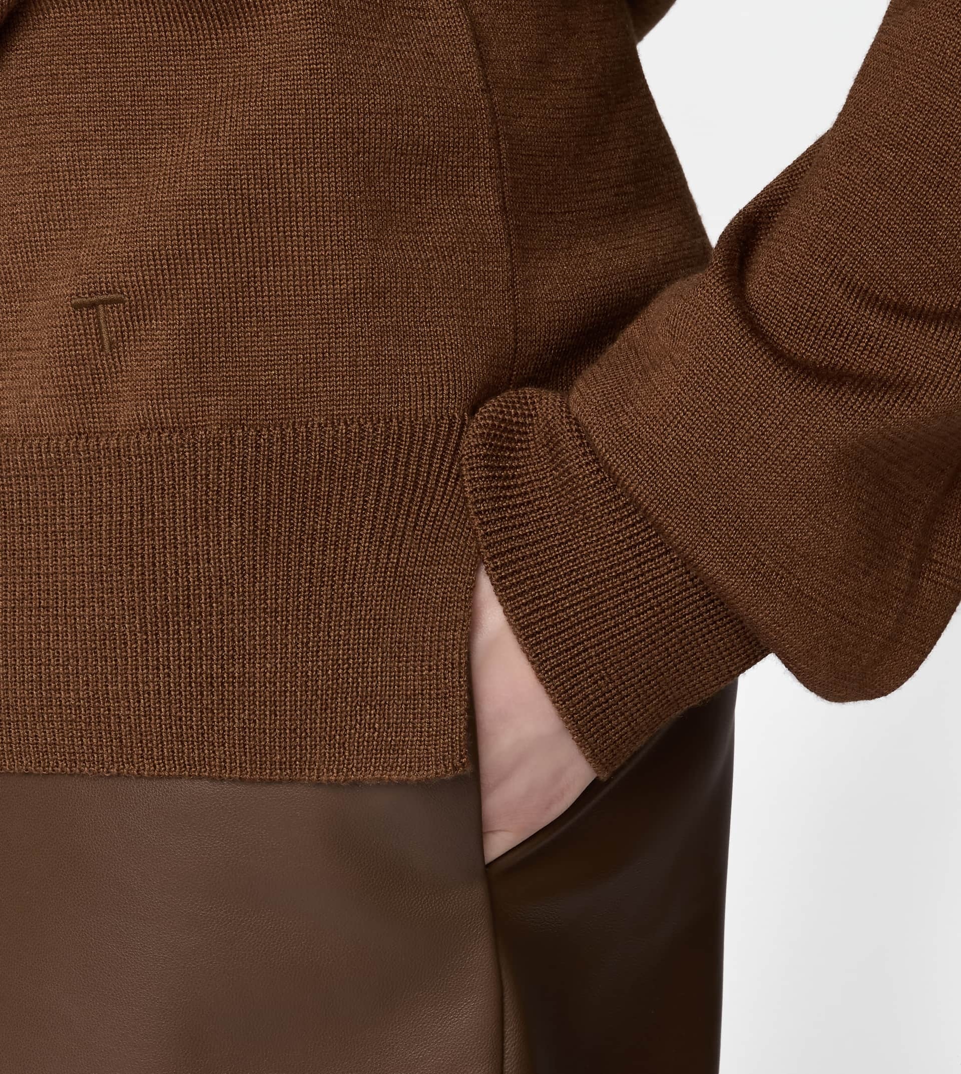 POLO SHIRT IN SILK BLEND KNIT - BROWN - 6