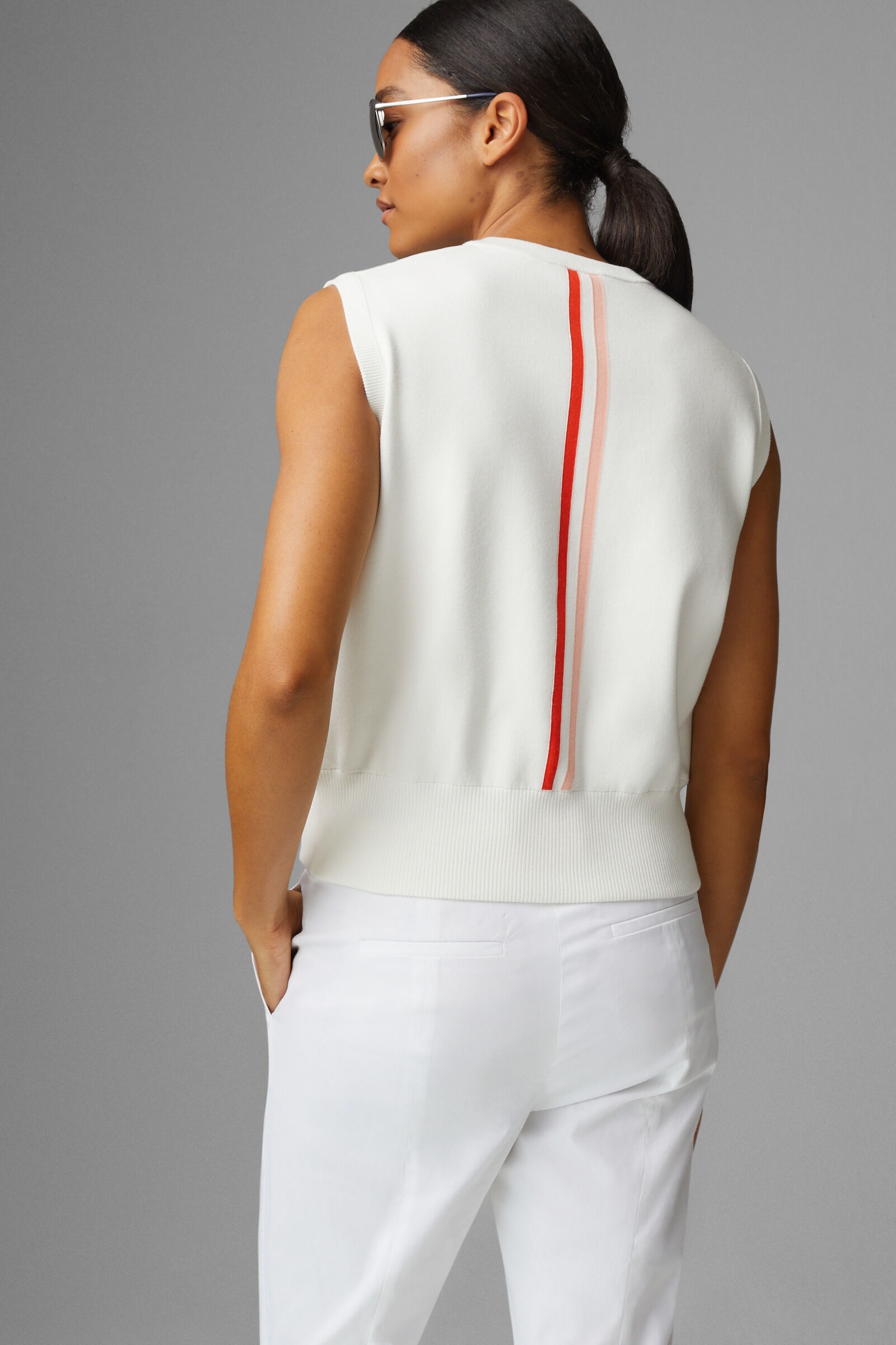 Allisa Hybrid knitted vest in Off-white - 3