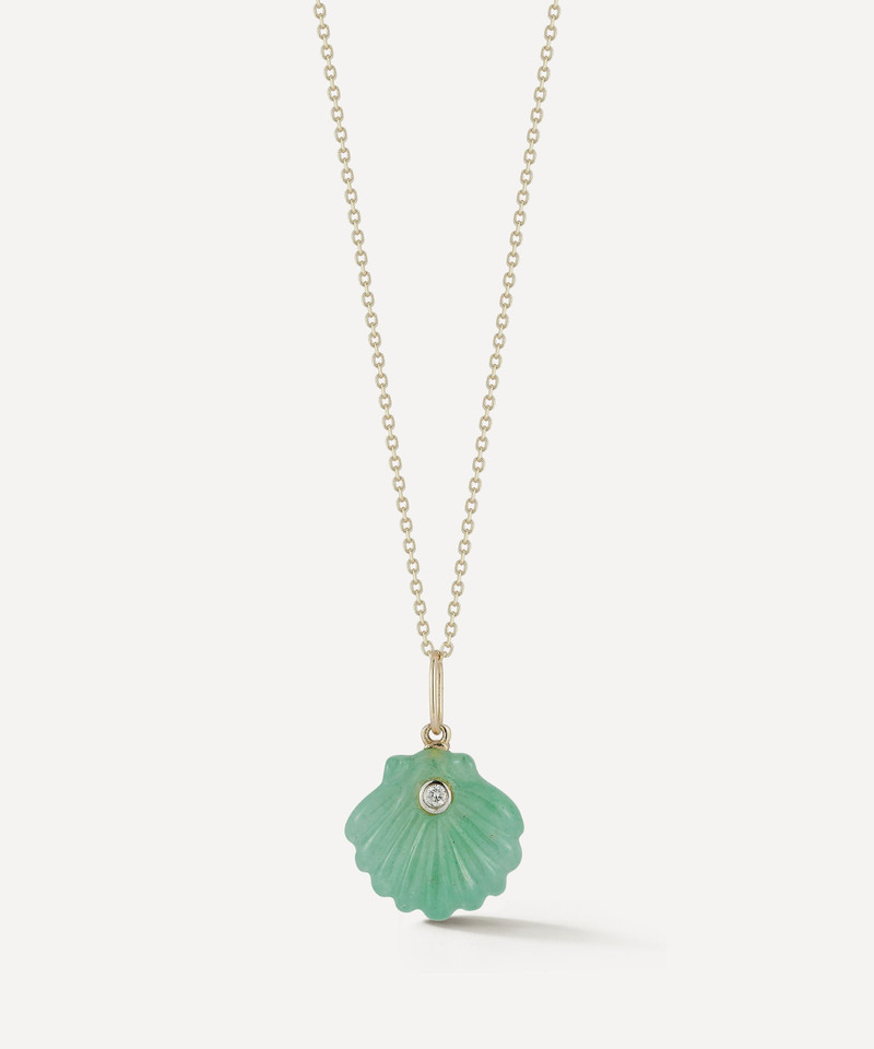 14ct Gold Carved Jade Venus Shell Necklace 1