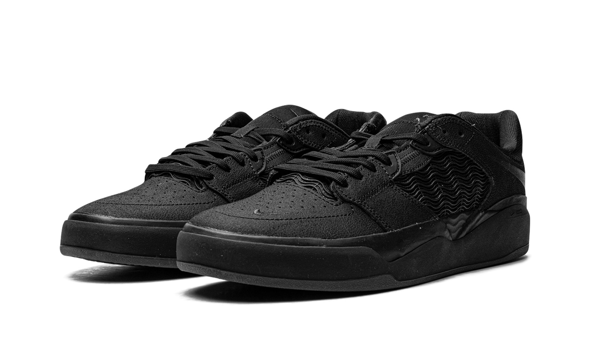 SB Ishod "Triple Black" - 2