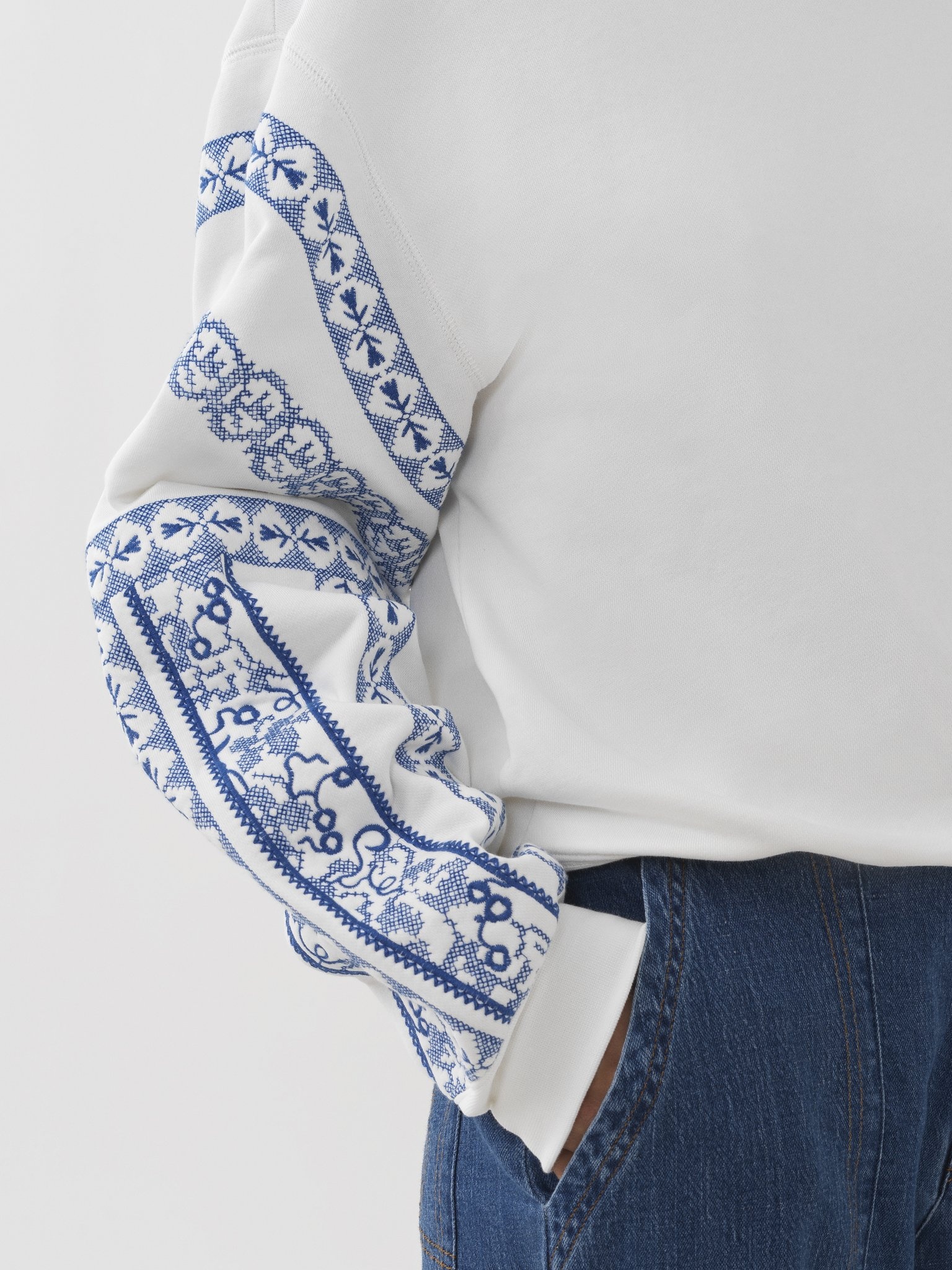 EMBROIDERED SWEATSHIRT - 7