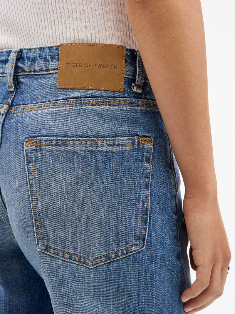 Kinne Loose Fit Jeans 6