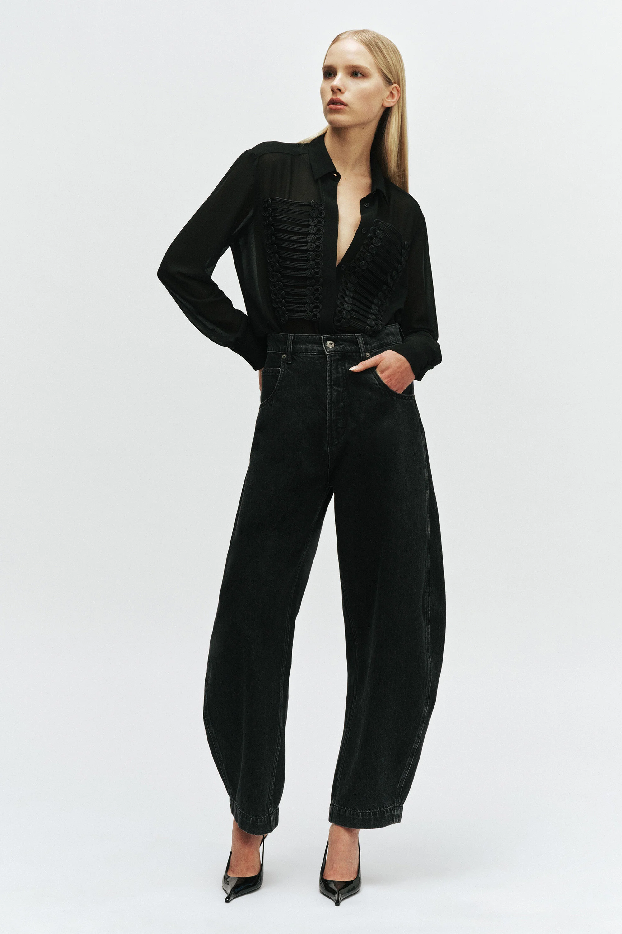 030 High Rise Barrel Leg Jean In Washed Black - 1