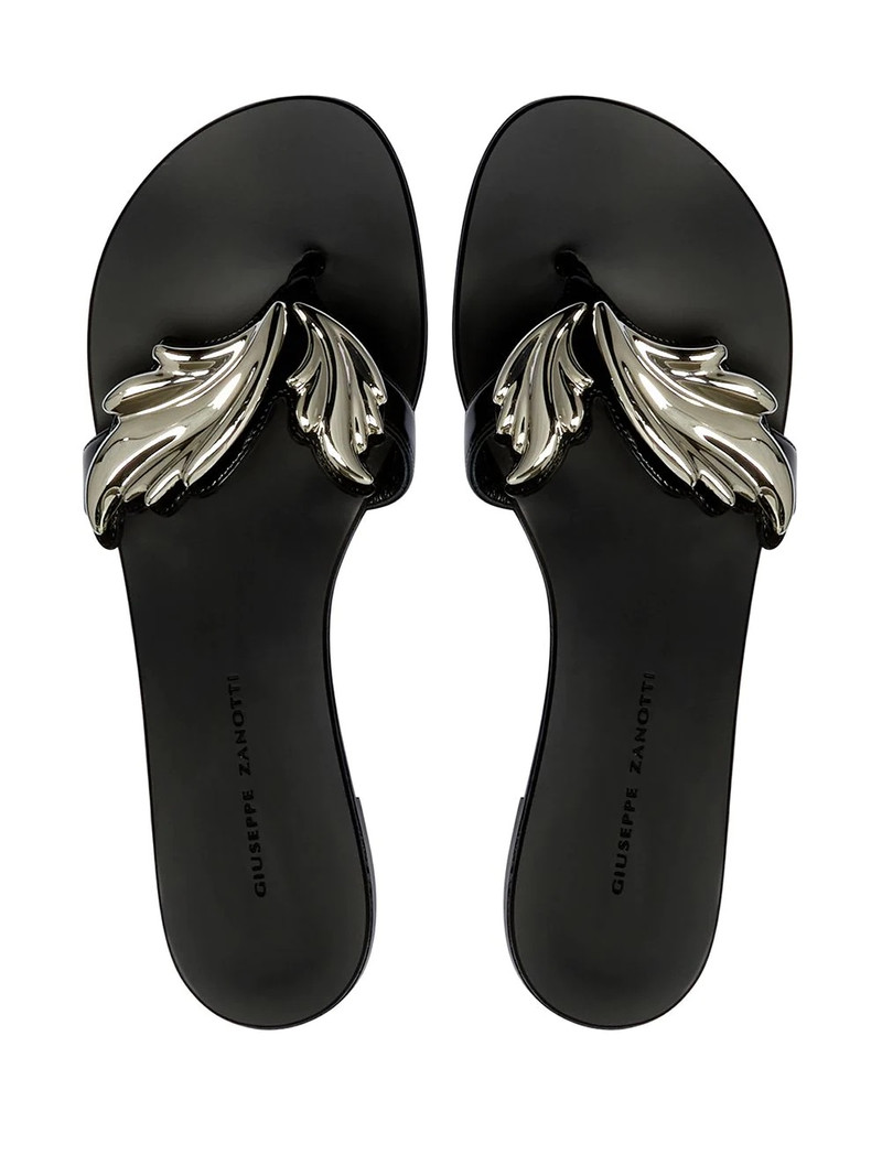 Cruel flat sandals 4
