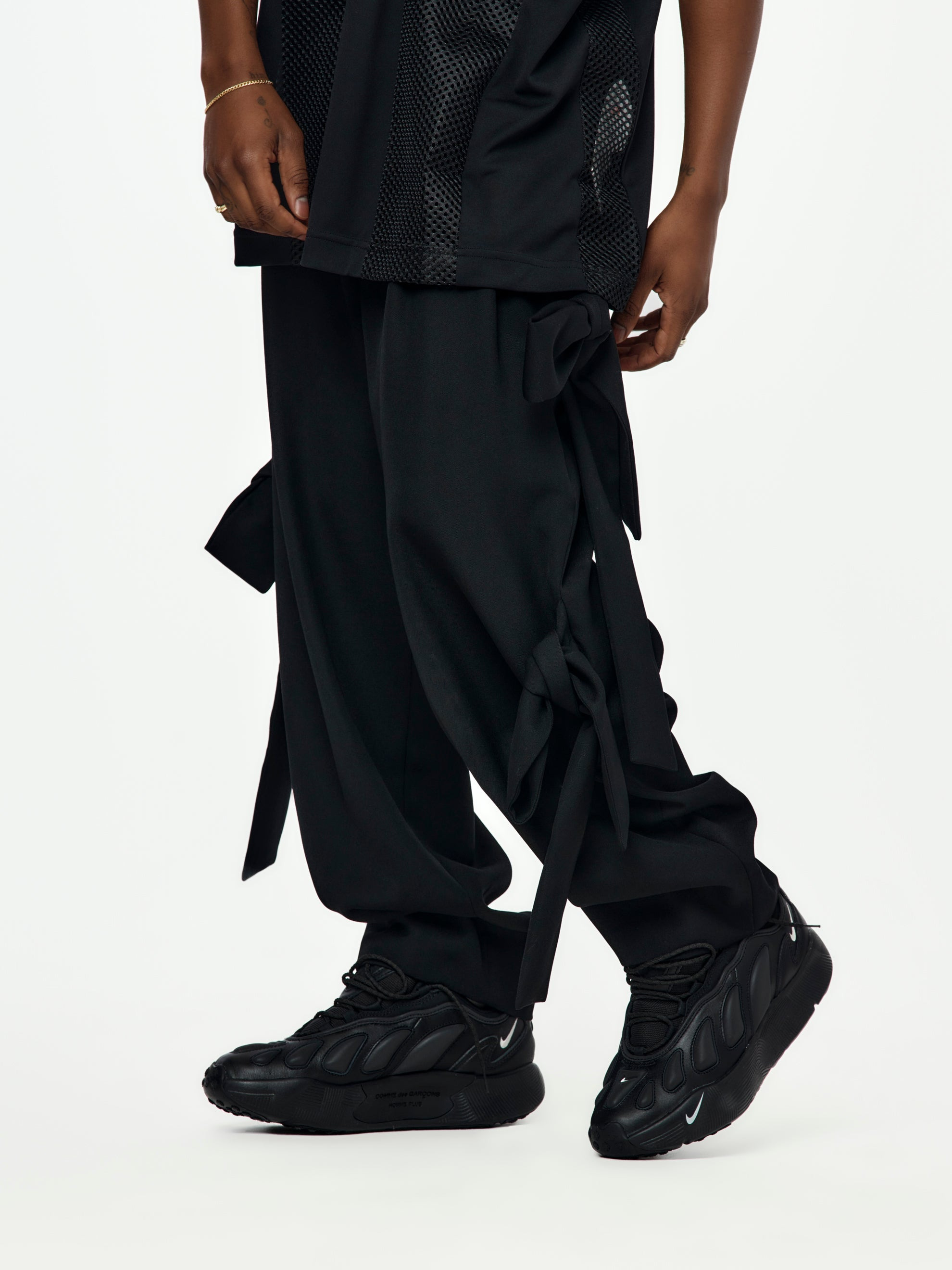 COMME DES GARÇONS HOMME PLUS WOOL GABARDINE KNOT TROUSERS (BLACK) - 2