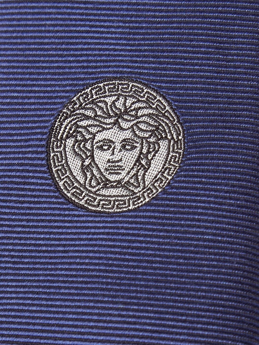Medusa-embroidered tie - 3