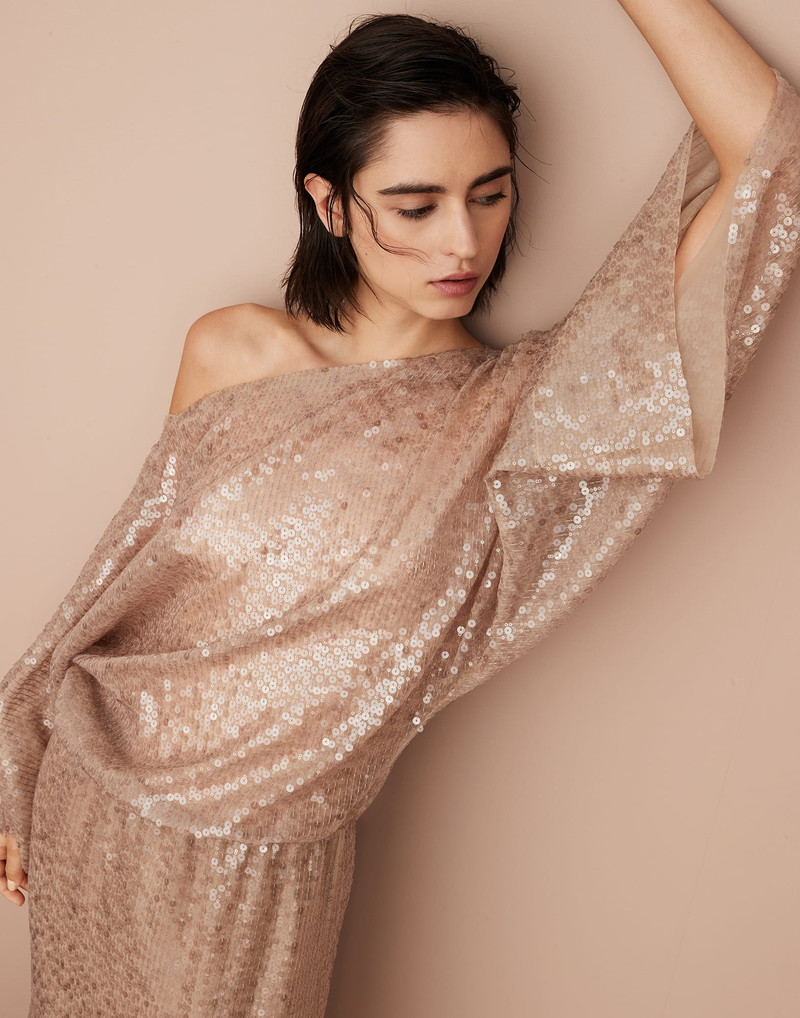 Dazzling embroidery dress in crispy silk 4