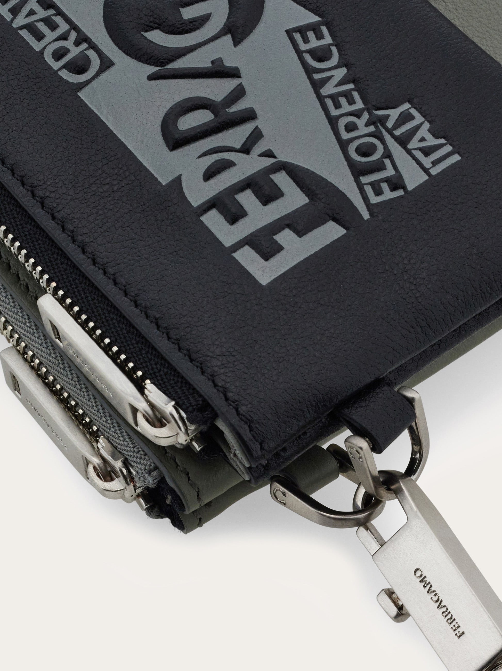 Double clutch with logo - 6