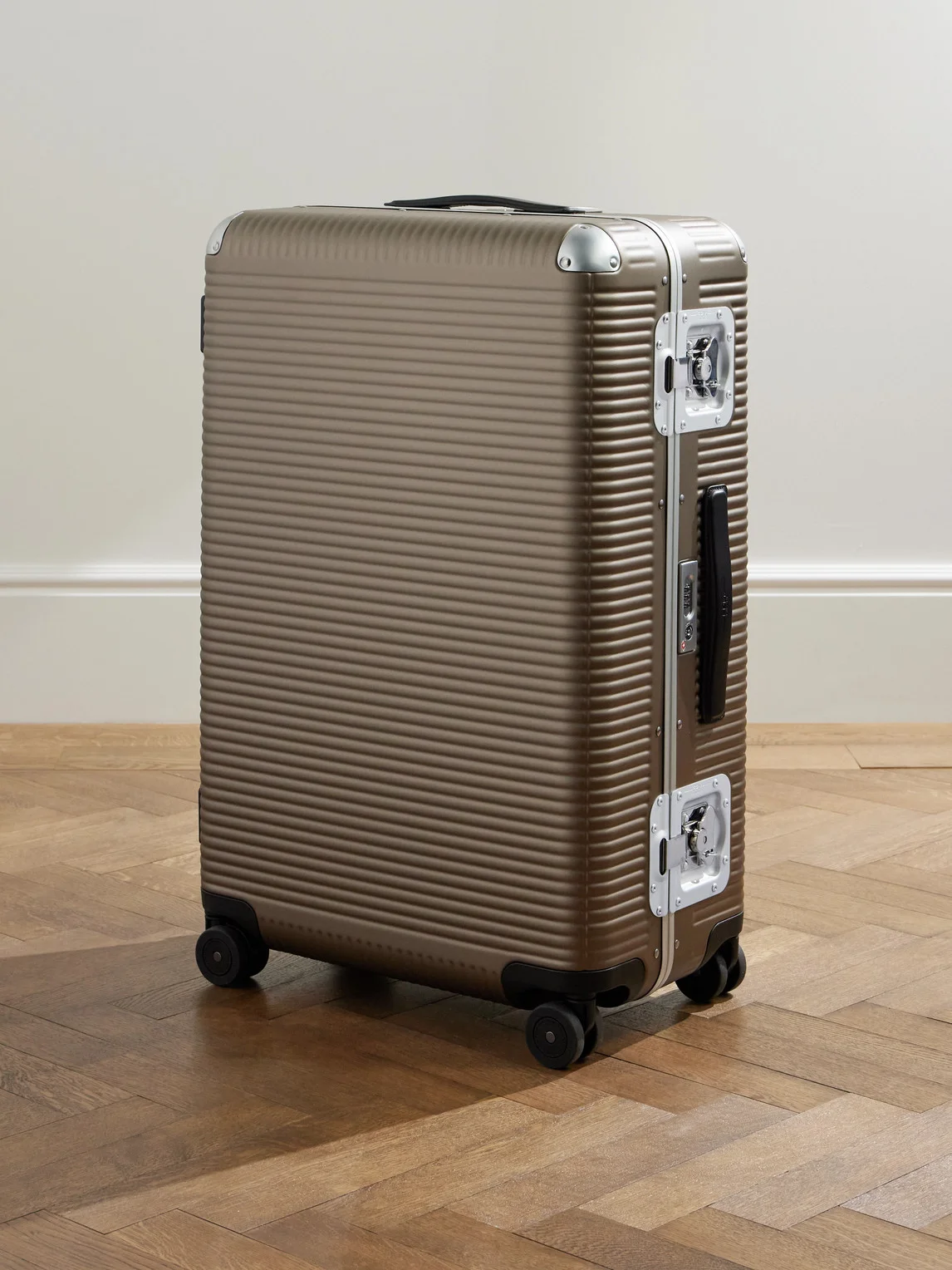 Bank Light Spinner 76cm Leather and Aluminium-Trimmed Makrolon® Polycarbonate Suitcase - 1
