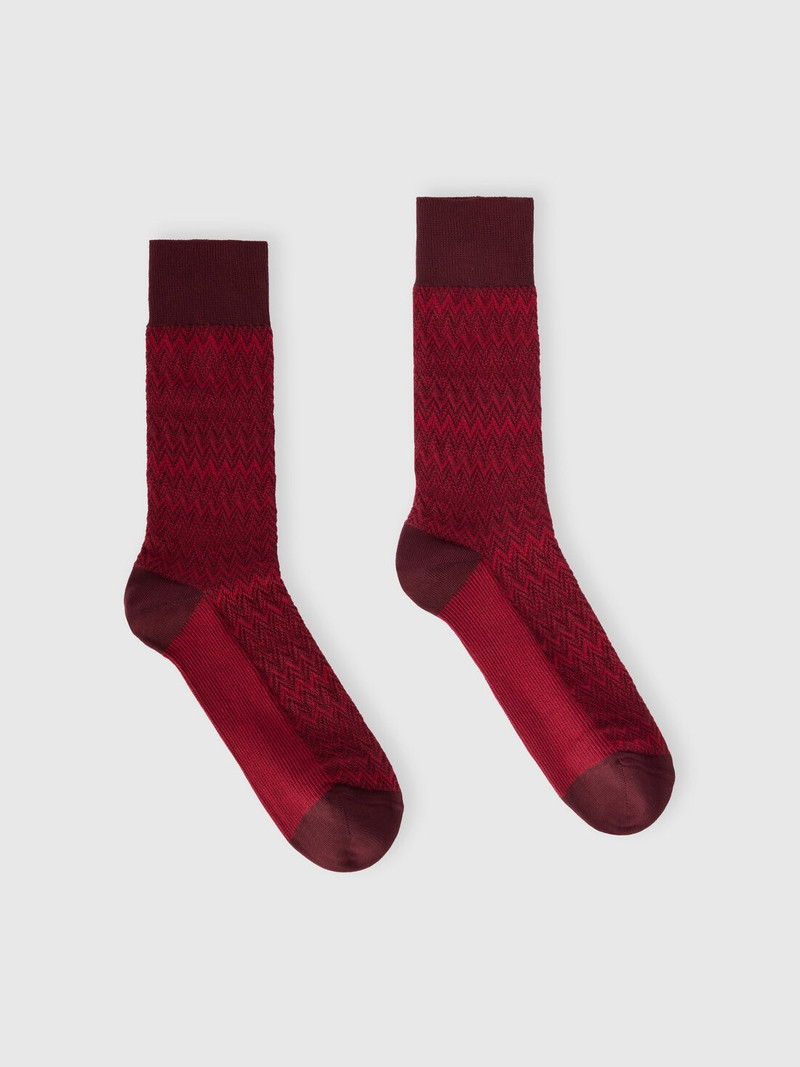 Mid-length cotton-blend 3D zigzag socks 1