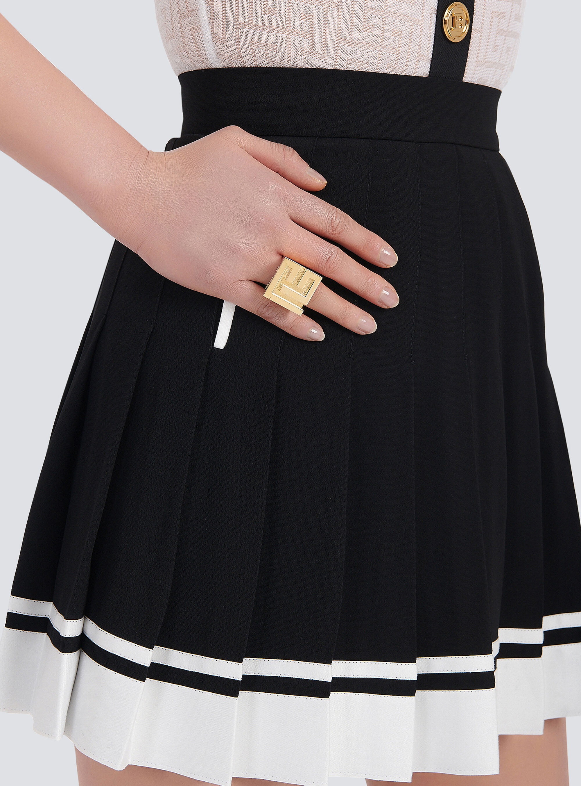 Square brass ring with Balmain monogram - 2