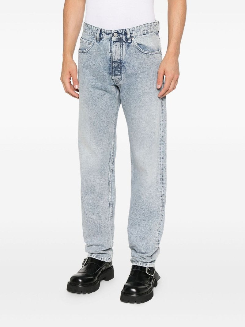 button-fastening jeans 3
