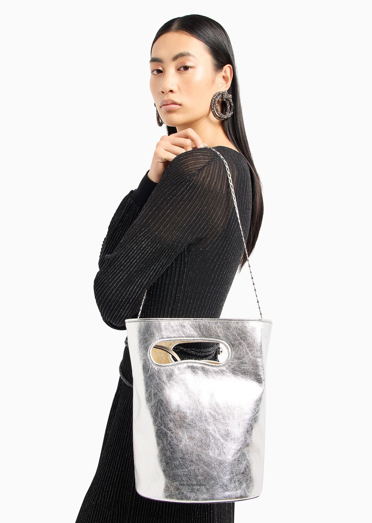 Crinkled-effect lamé bucket shoulder bag - 8