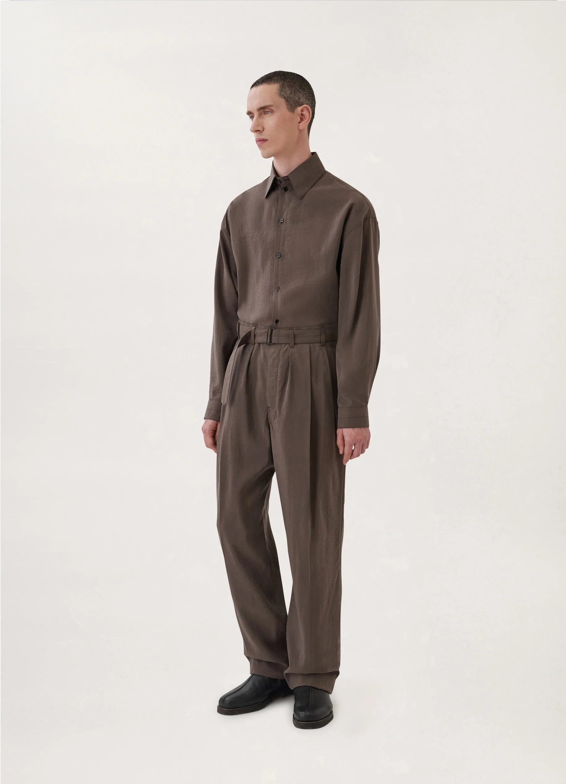LOOSE PLEATED PANTS
DRY SILK - 2