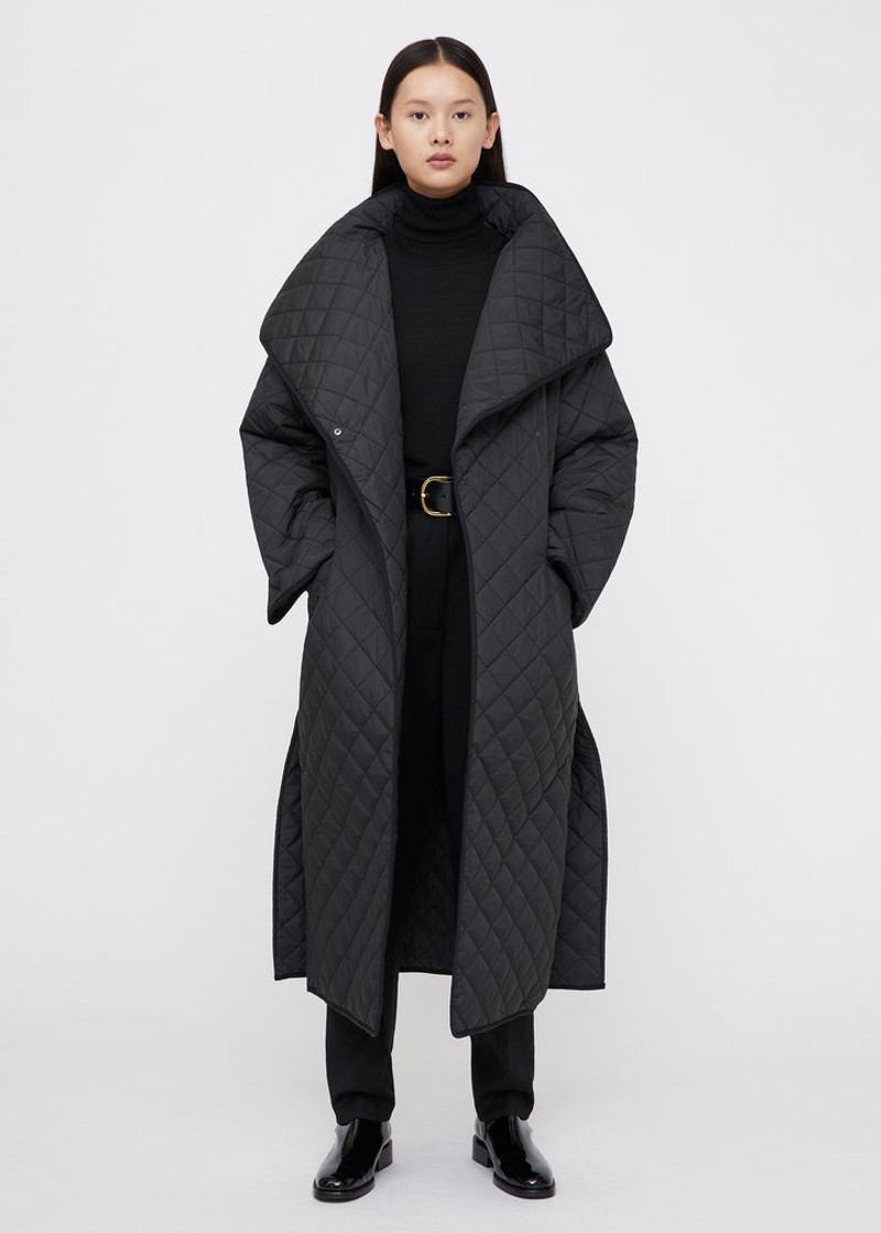 Totême Signature quilted coat black outlook