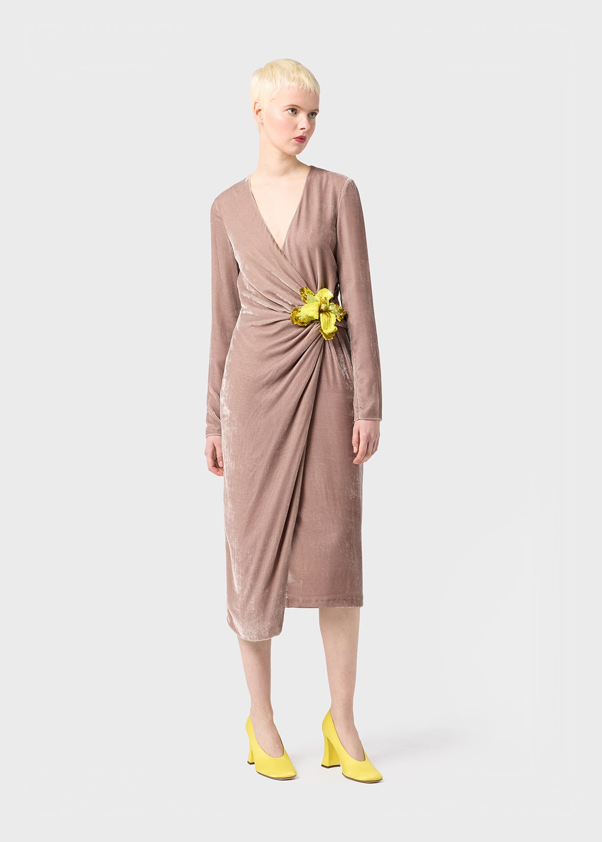 MIDI DRESS IN HAMMERED VELVET WITH FLOWER - 2