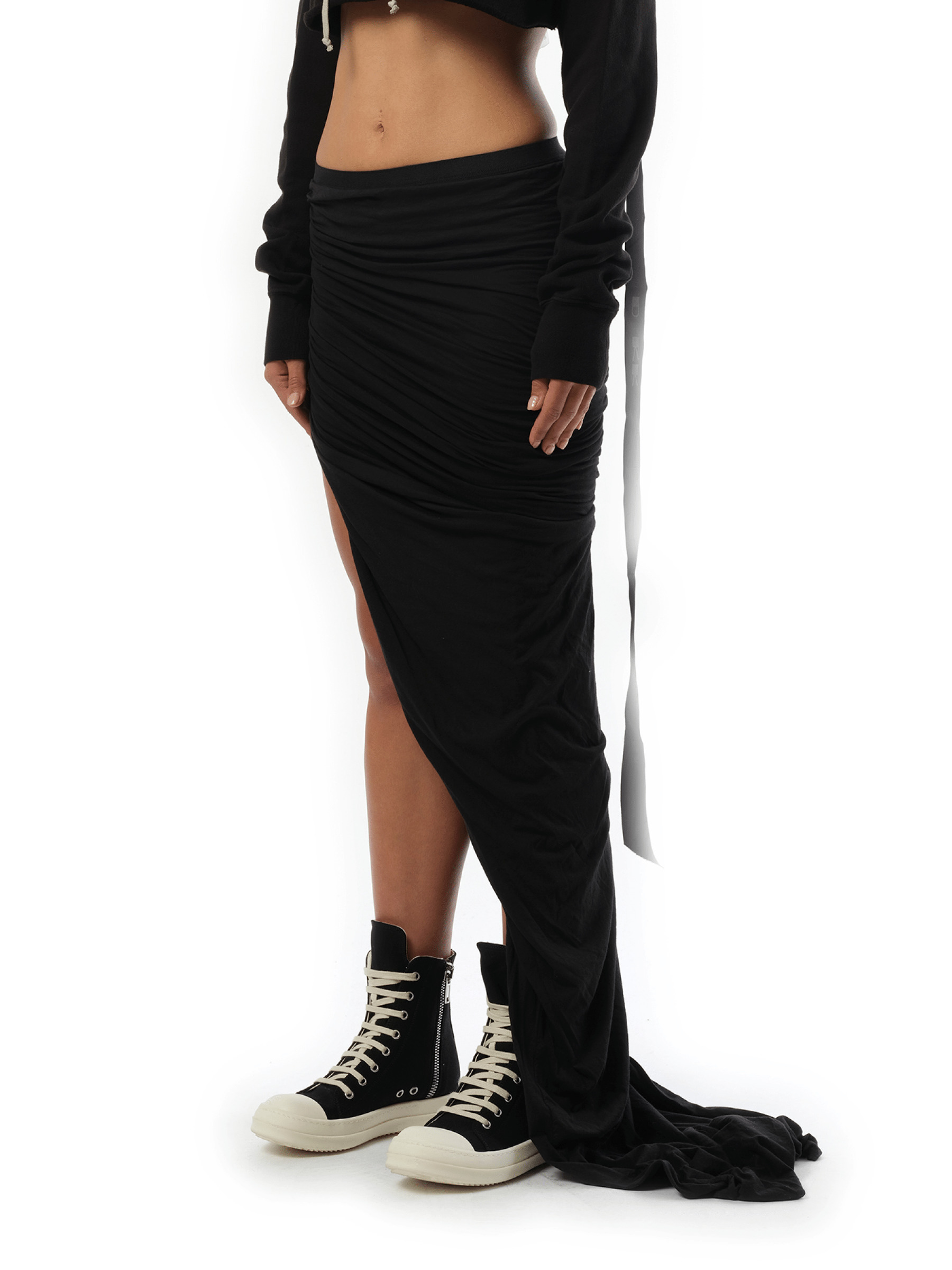 Edfu Long Skirt in Black - 5