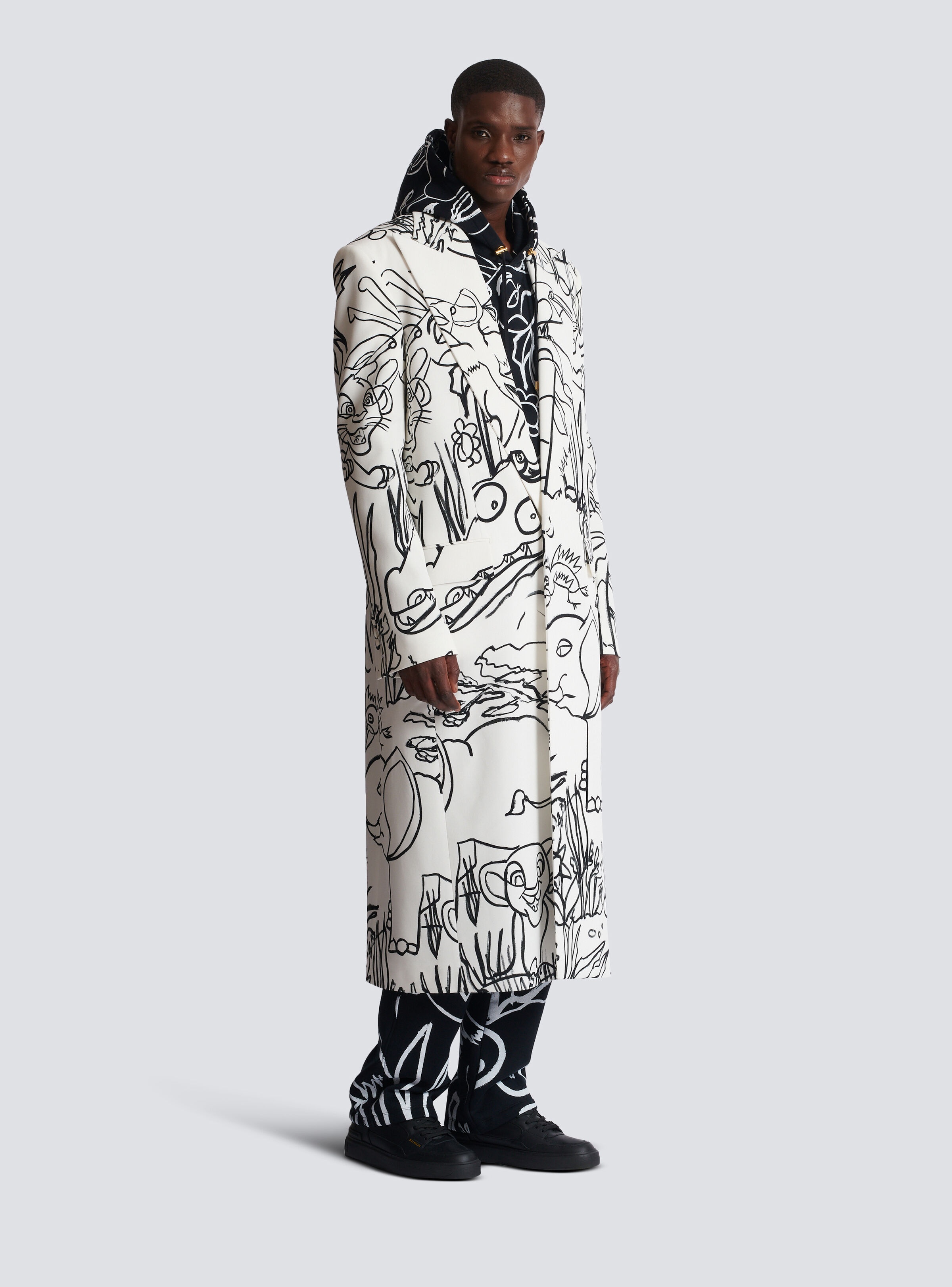 Disney x Balmain: The Lion King - Long crepe coat with Enfant Précoce print - 3