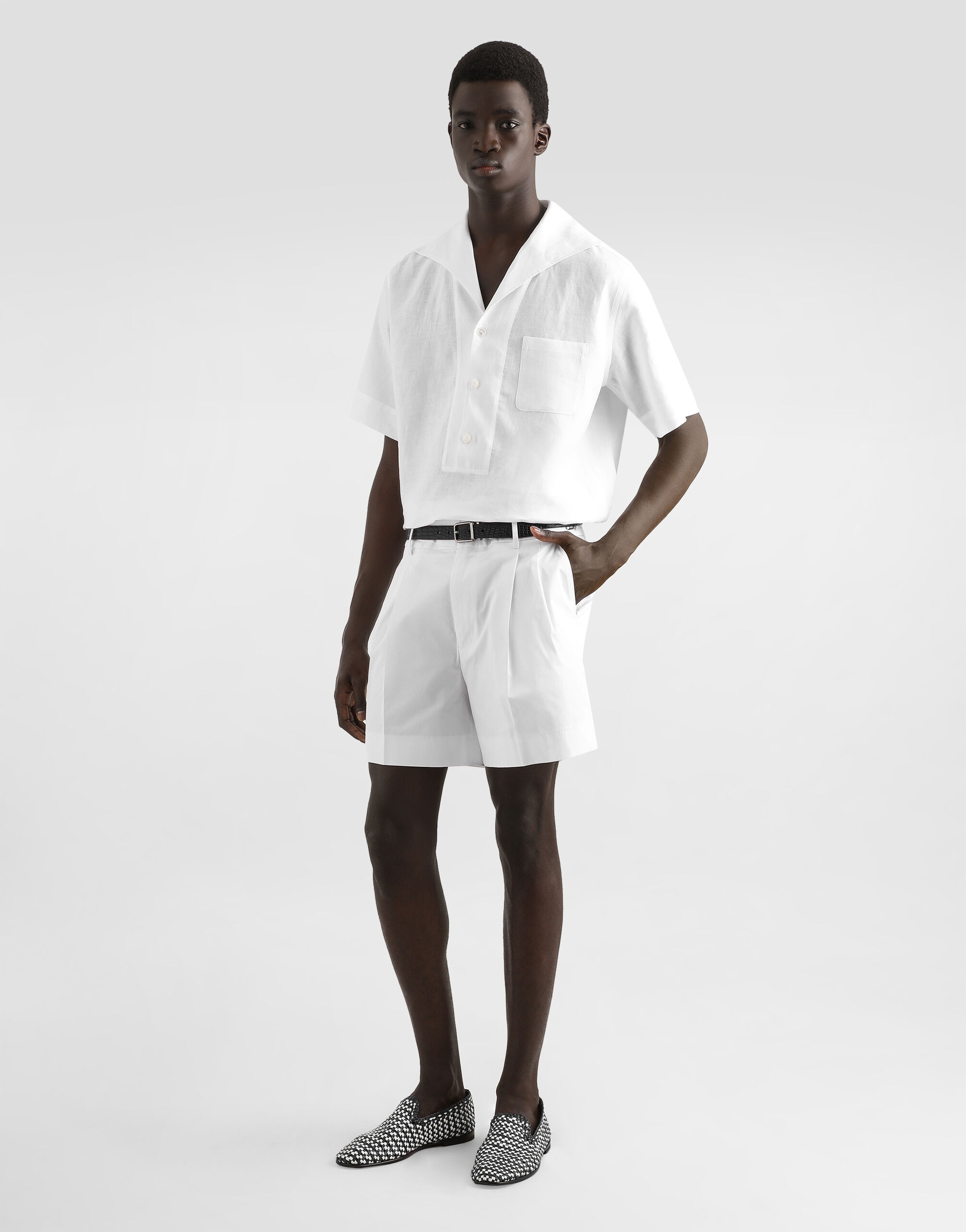 Cotton gabardine shorts with double darts - 2