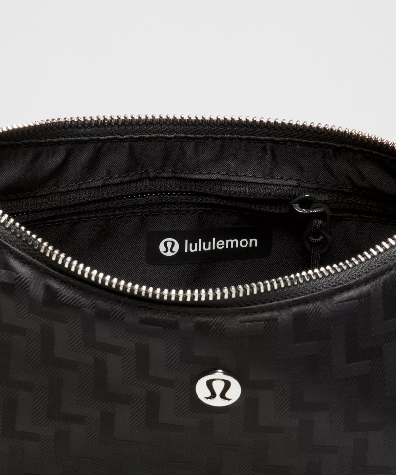 City Essentials Small Shoulder Bag 3L *L Monogram Jacquard 4