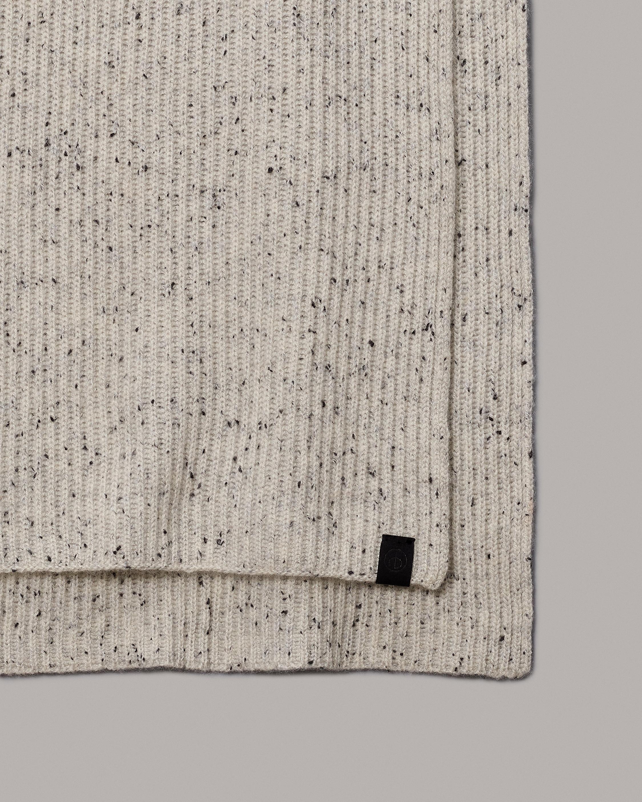 Harlow Wool Cashmere Scarf
Midweight Scarf - 3