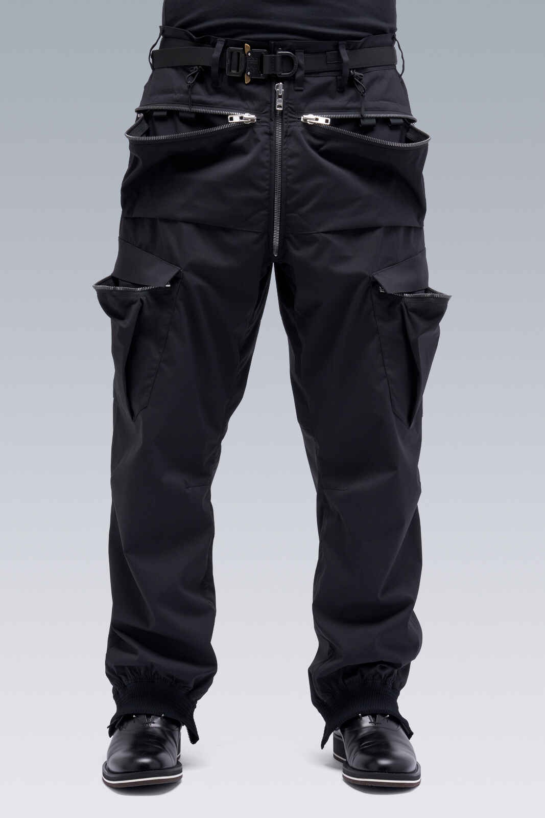 P38-E Encapsulated Nylon Cargo Pant Black - 17