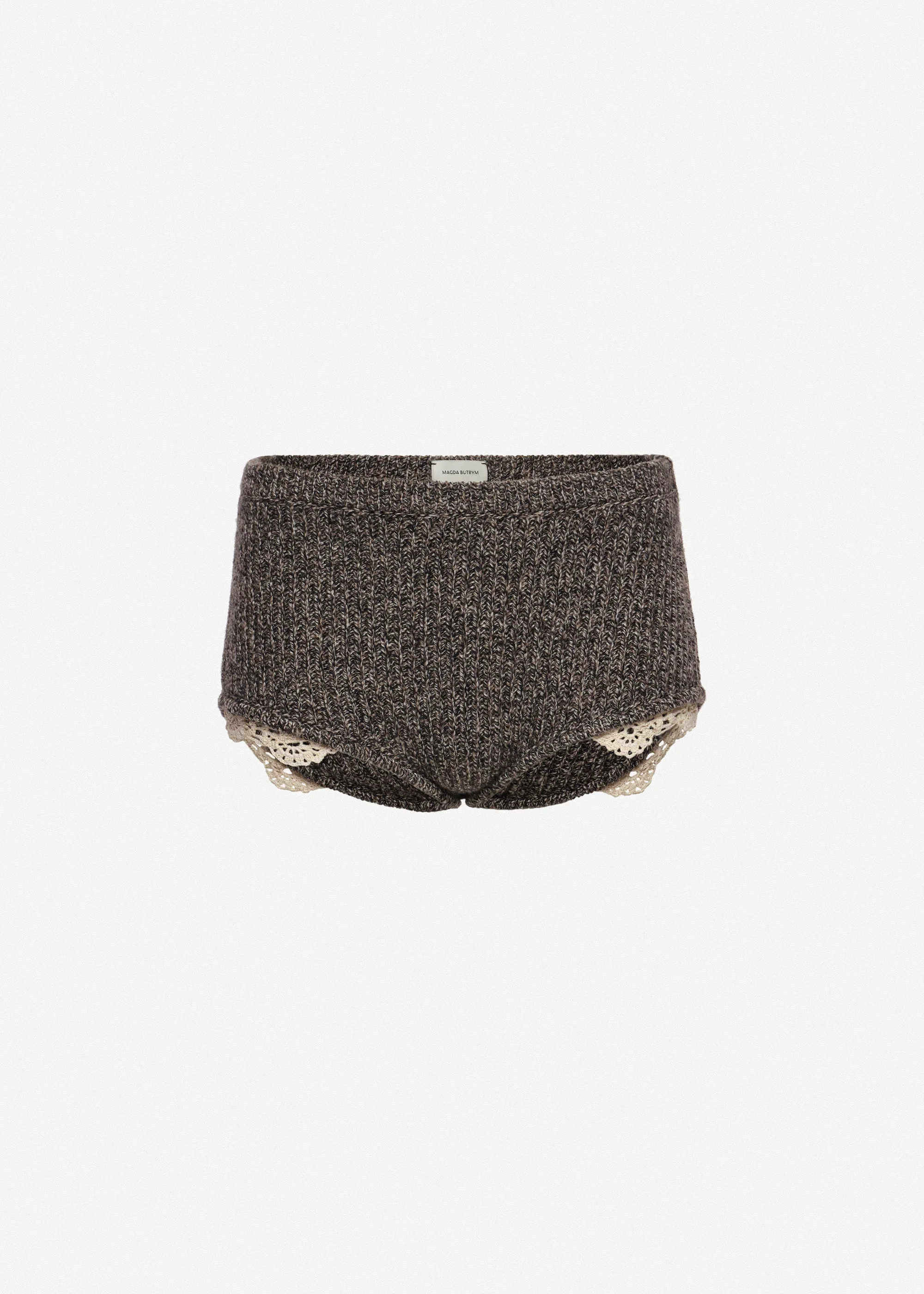 Cashmere crochet-trim shorts in black - 1