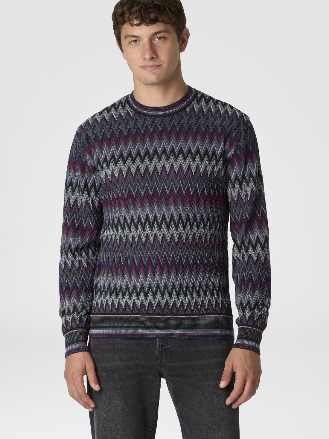 Crew neck sweater with 3d zigzag pattern - 4