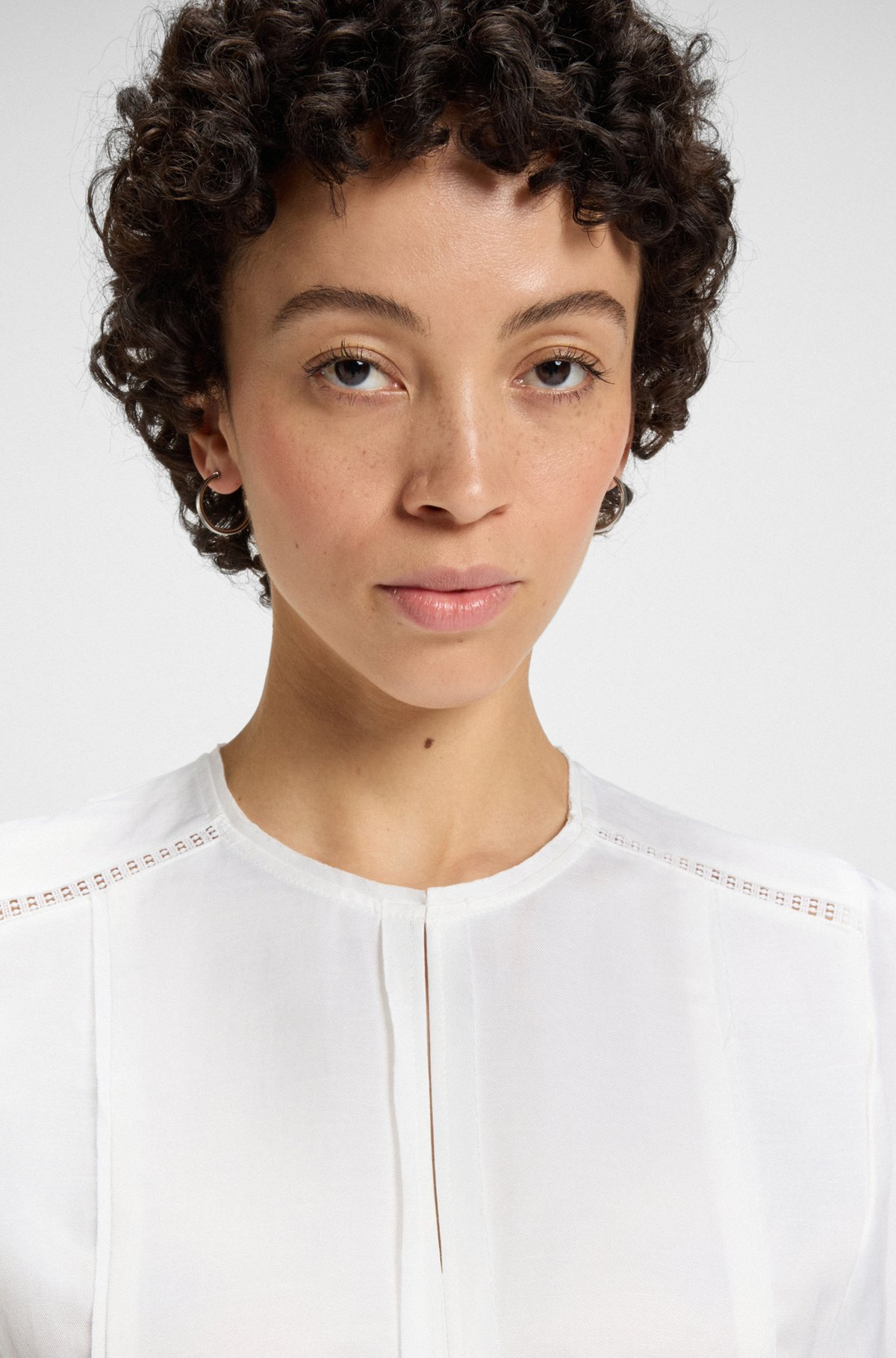 FRILL-SLEEVE BLOUSE WITH CROCHET-STYLE TRIMS - 4