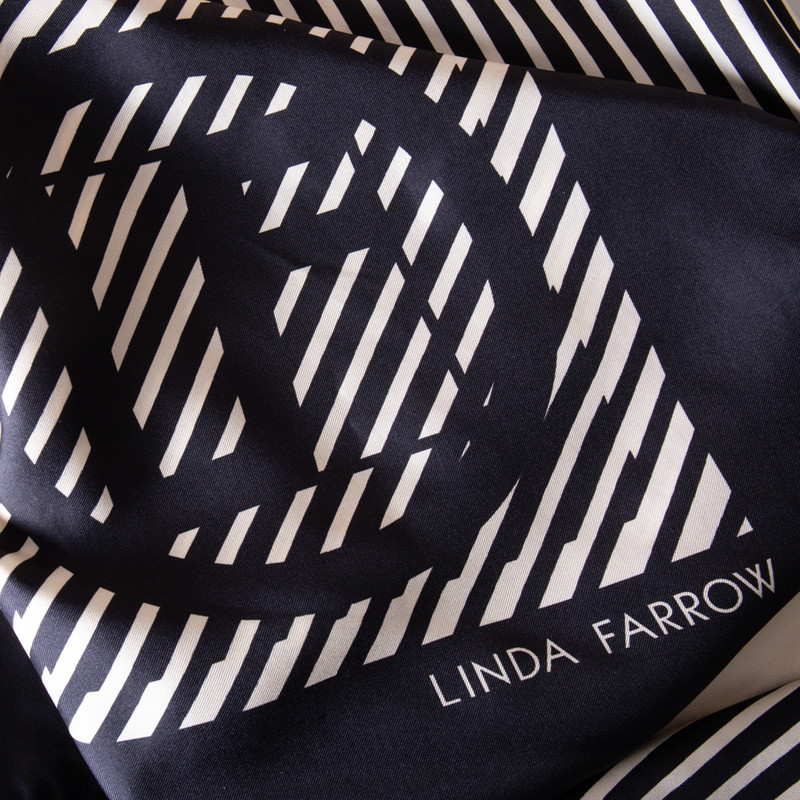 BLACK AND WHITE LOGO CHECK SCARF 135CM 1